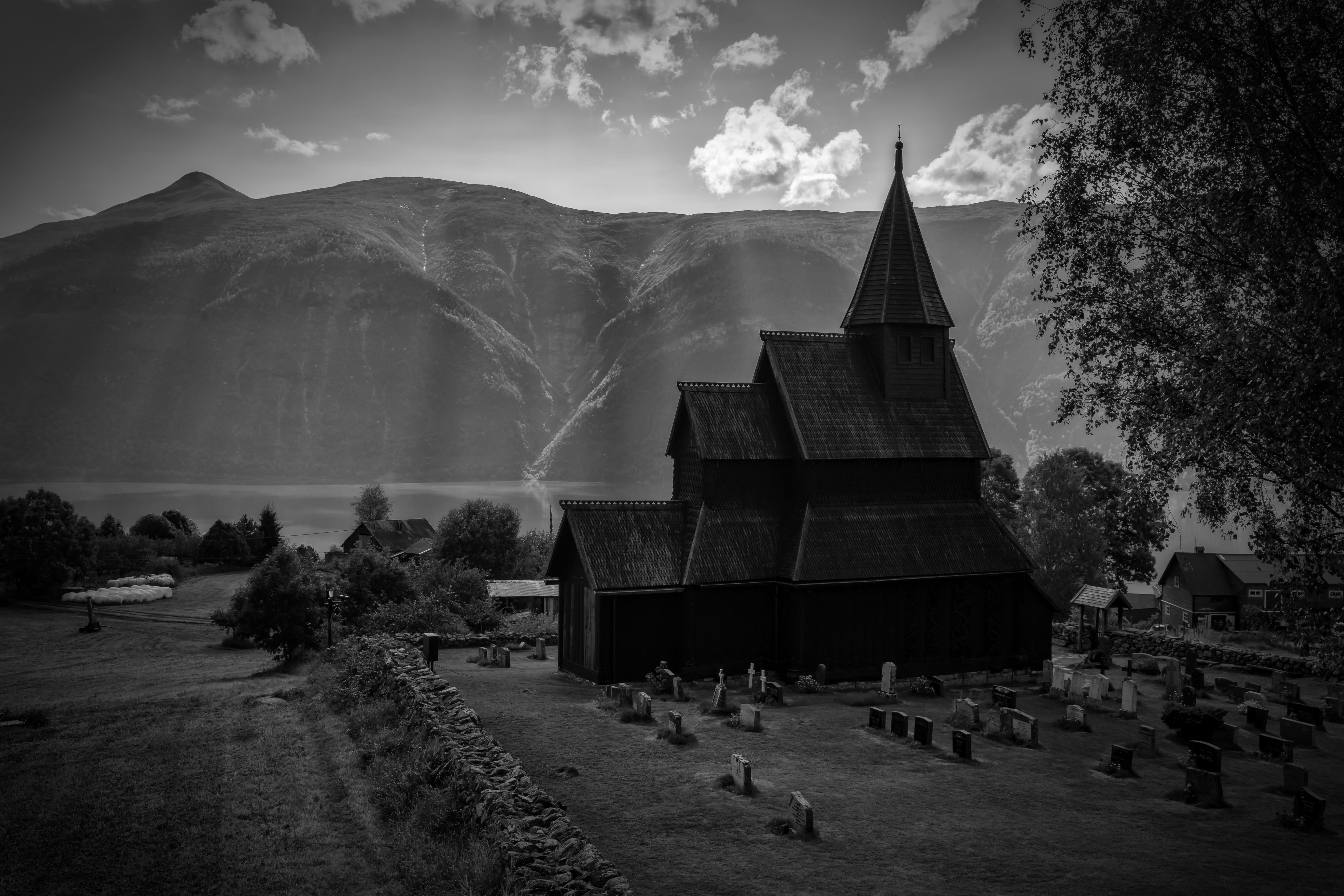 place of worship, grayscale, monochrome, cloud - sky, no people, norway, plant, dark, building exterior, photography, sky, urnes, black and white, urnes stave church, HD Wallpaper