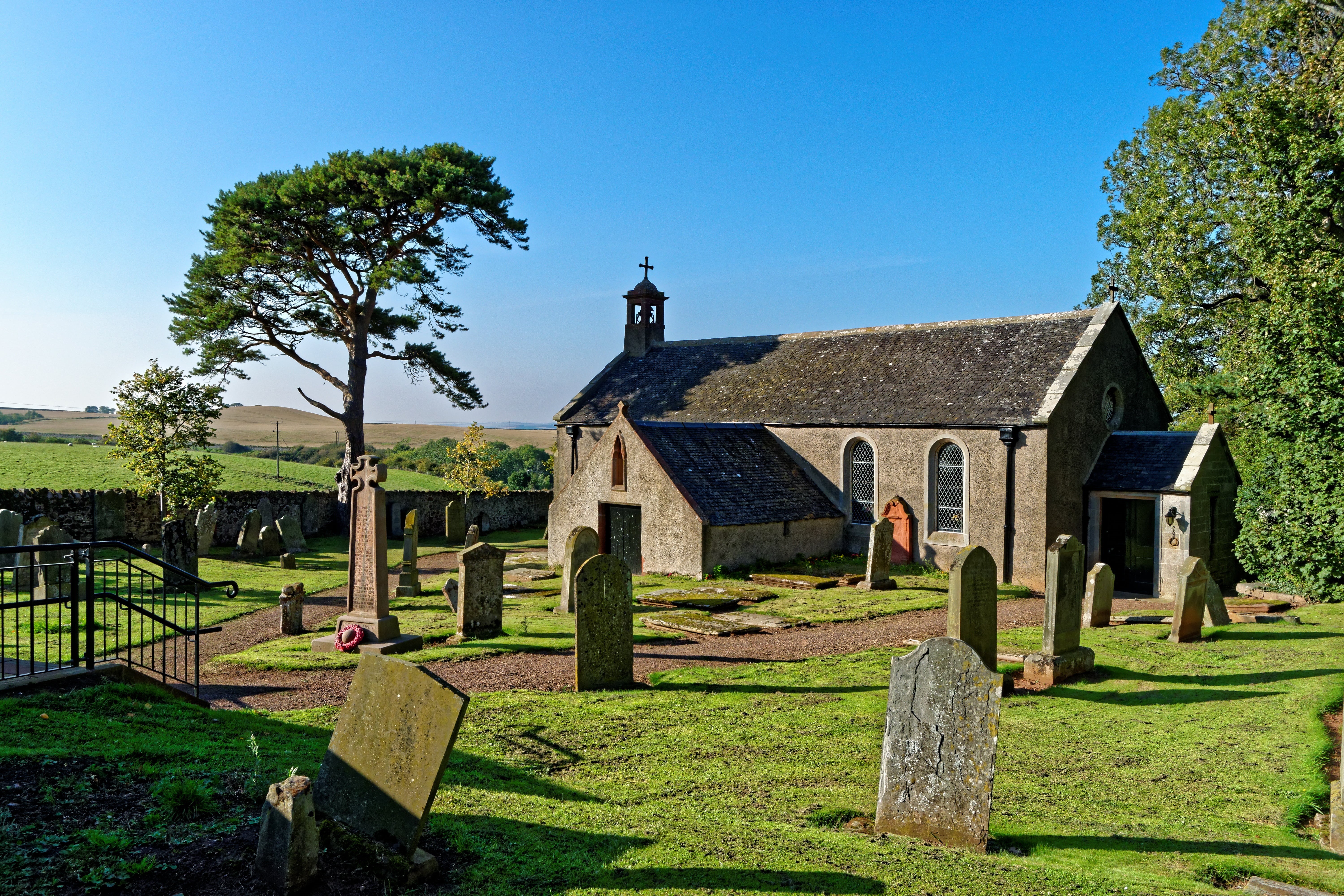 grass, stone, grave, green color, uk, field, christianity, built structure, church, no people, headstone, nature, blue sky, graveyard, ancient, house, 5K, HD Wallpaper