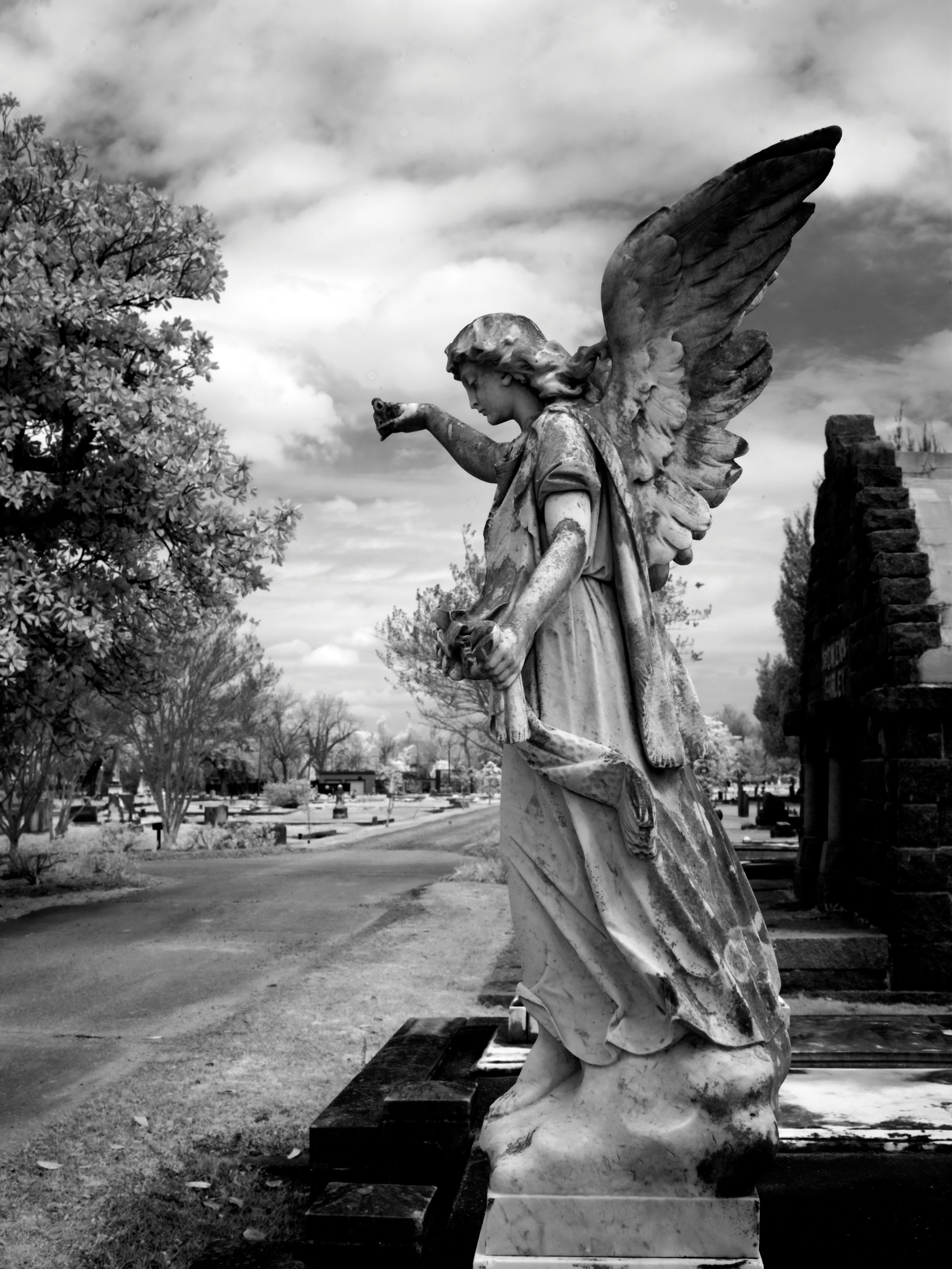 america, angel, monument, cloud - sky, alabama, sculpture, cemetery, usa, black And White, resting place, infra red, spirituality, north america, away, Phone HD Wallpaper
