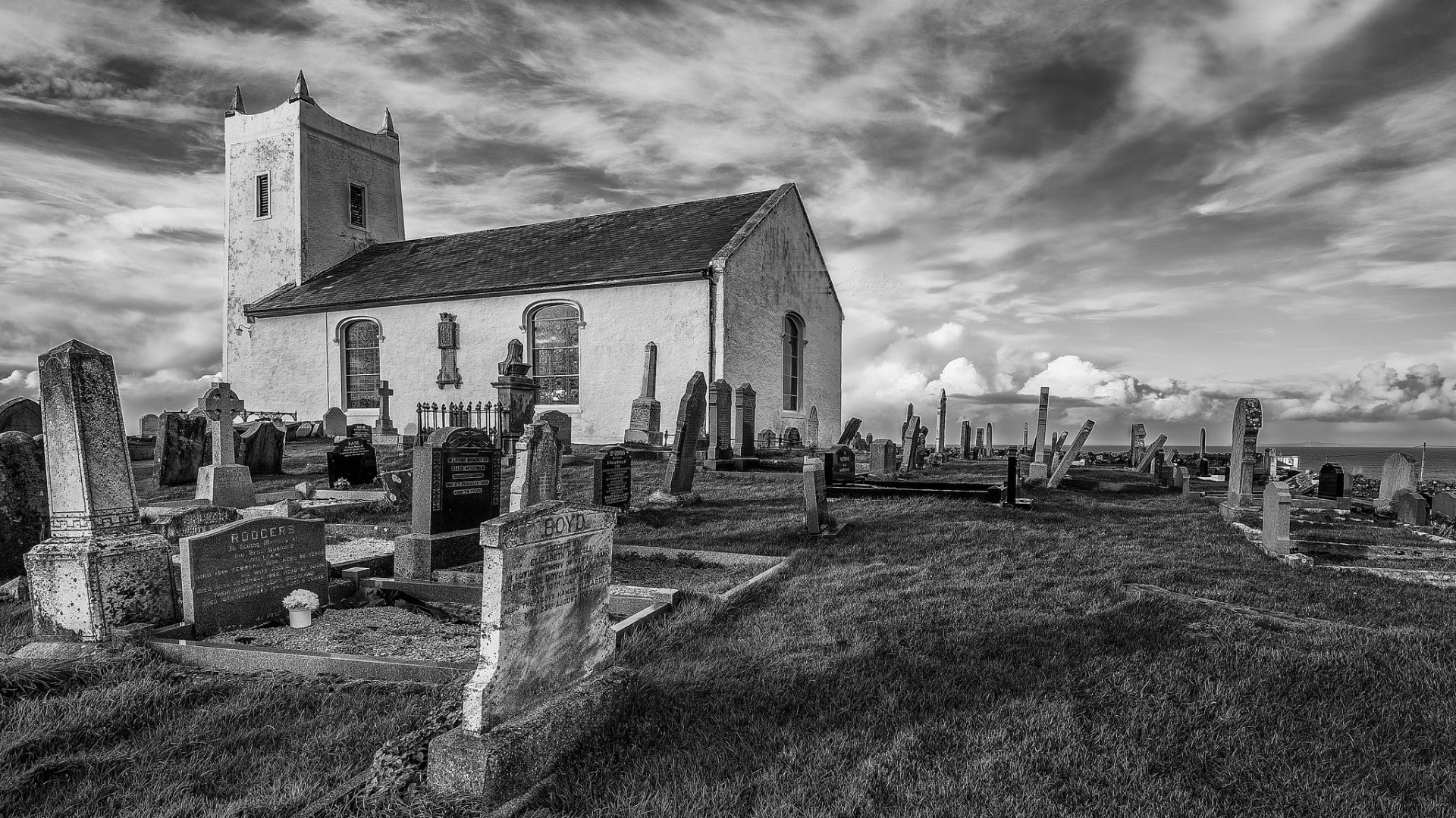 spirituality, belief, cemetery, office building exterior, England, religion, nature, monochrome, old, cloud - sky, sky, HDR, grass, clouds, cross, skyscraper, HD Wallpaper