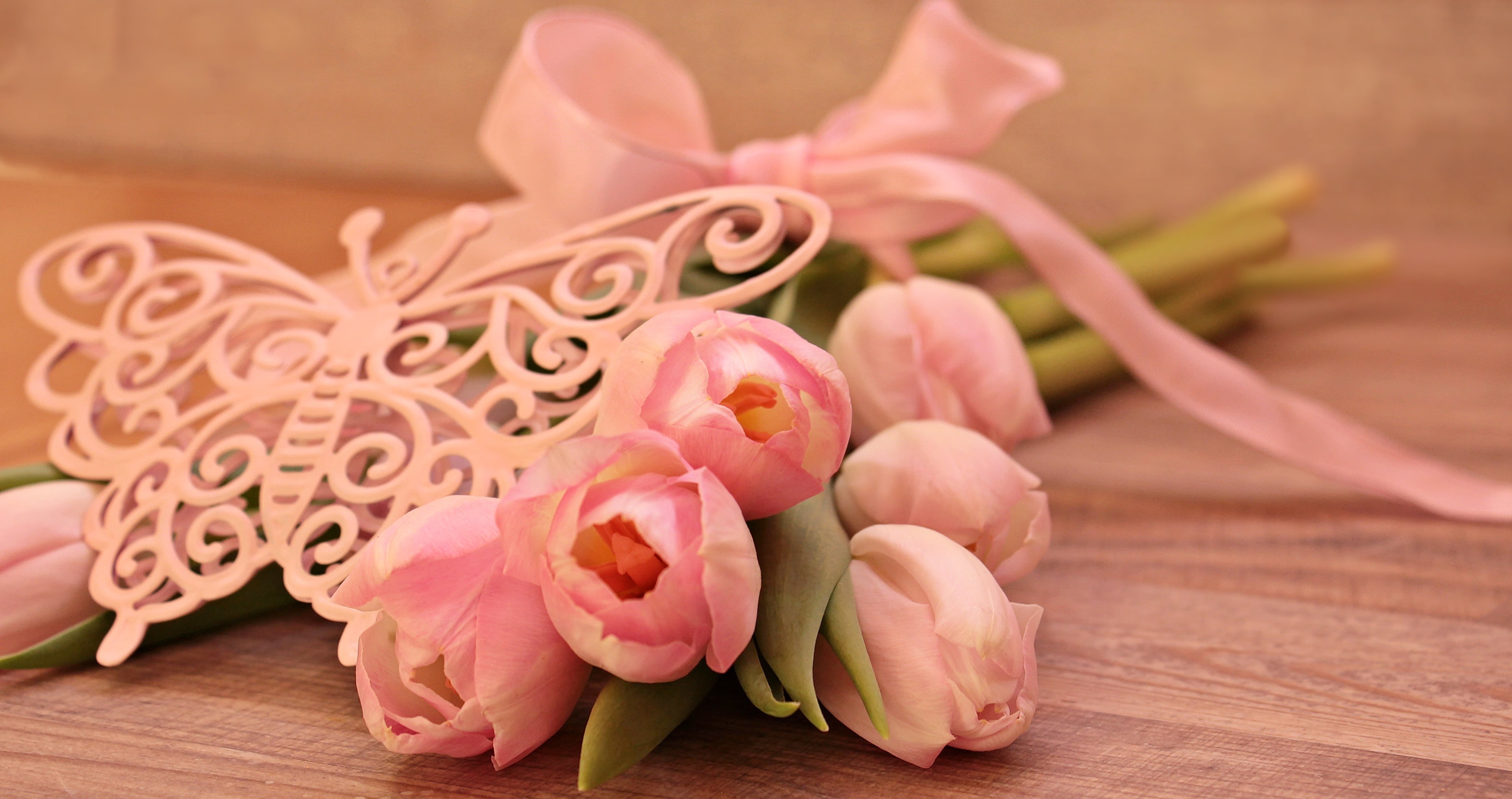 beauty, ornamental flower, easter, 4K, flora, table, frühlingsanfang, fragility, background, tulipa, romantic, nostalgia, greeting card, mothers day, soft pink, HD Wallpaper