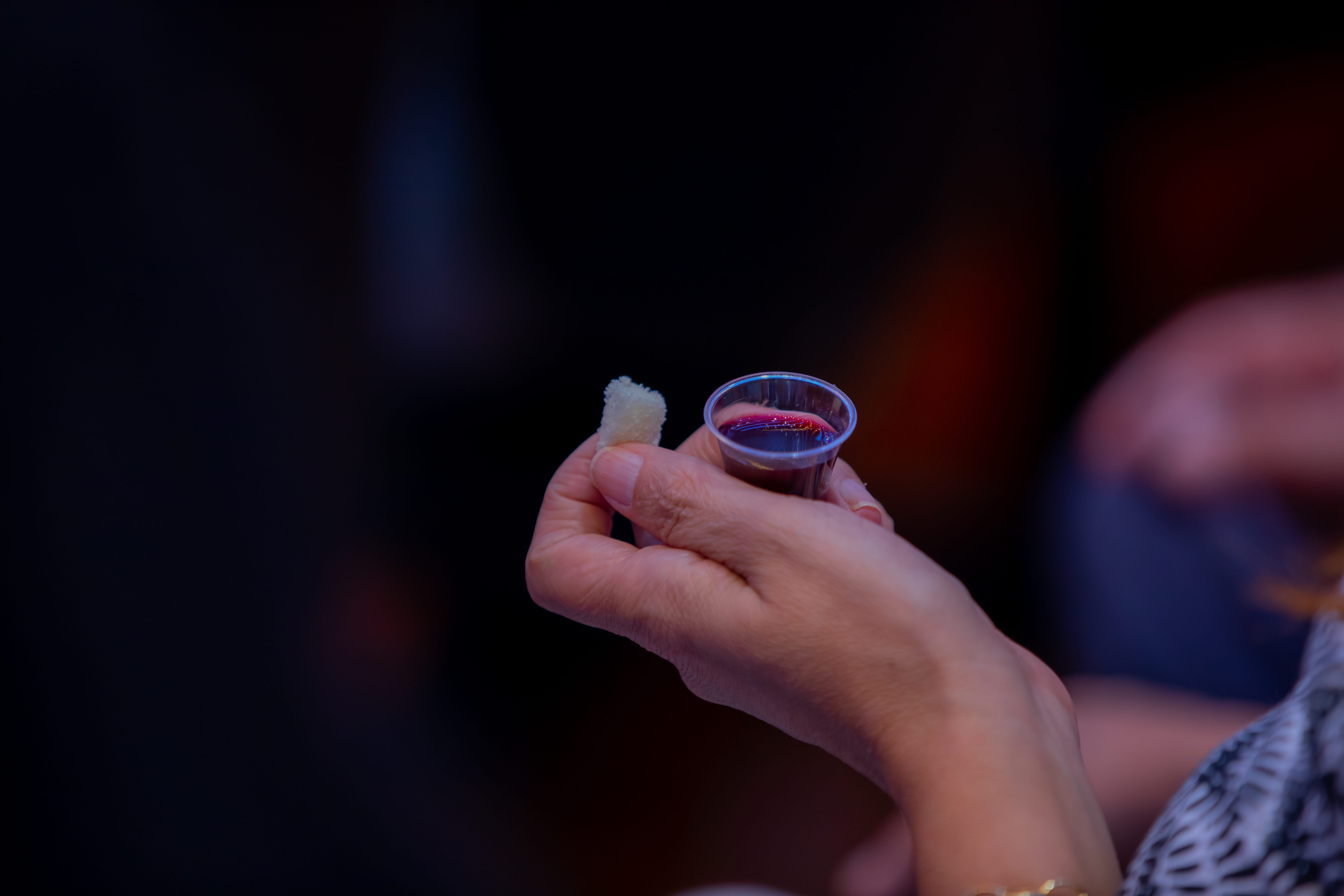 adult, women, brazil, crystal, hand, men, accessory, santaceia, leisure activity, communion, close-up, food and drink, maringá, human body part, contact lens, HD Wallpaper