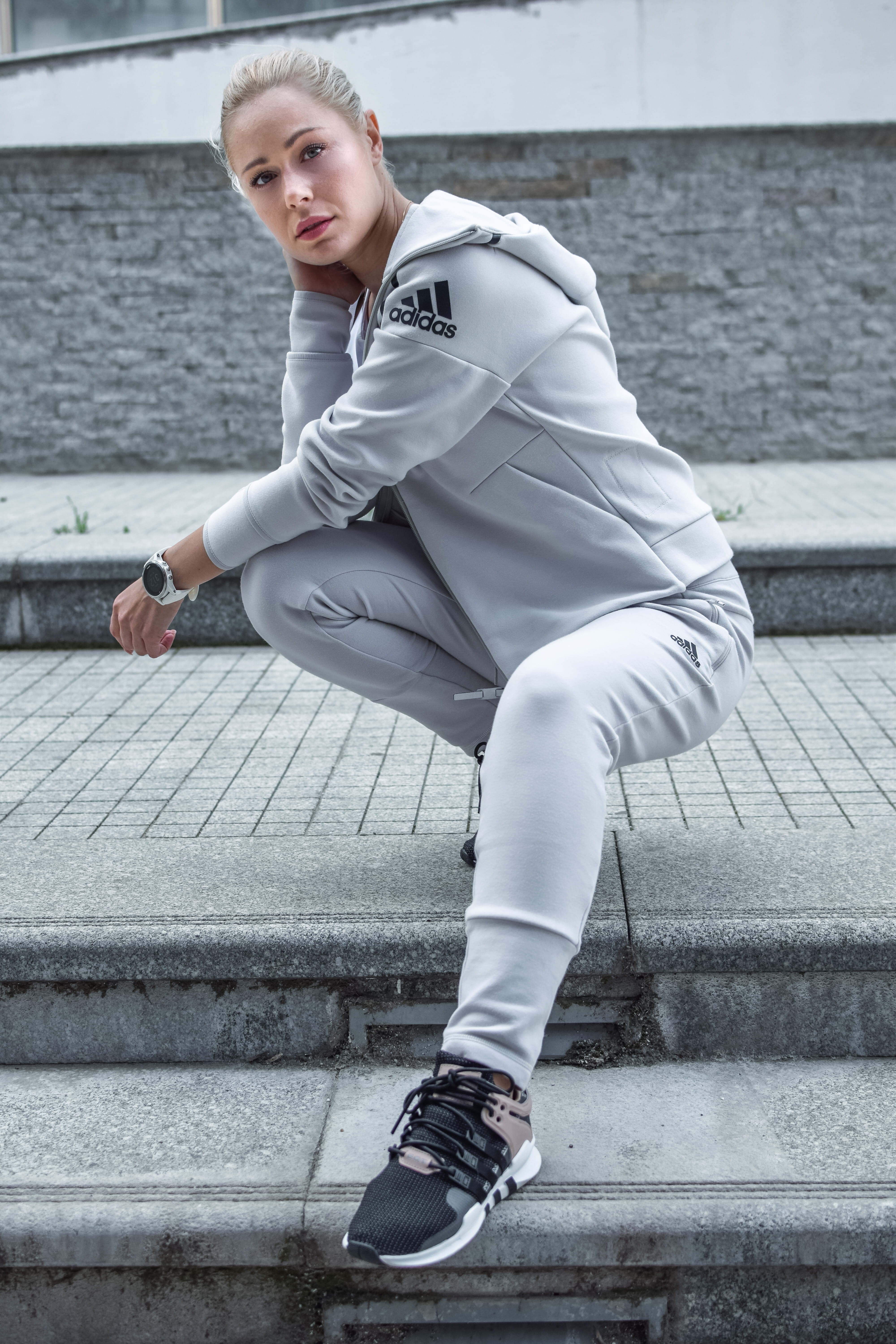 grey, shoe, photographer, clothing, leisure activity, portrait, real people, girl, person, woman, hoodie, lifestyles, human, full length, one person, young women, Phone HD Wallpaper