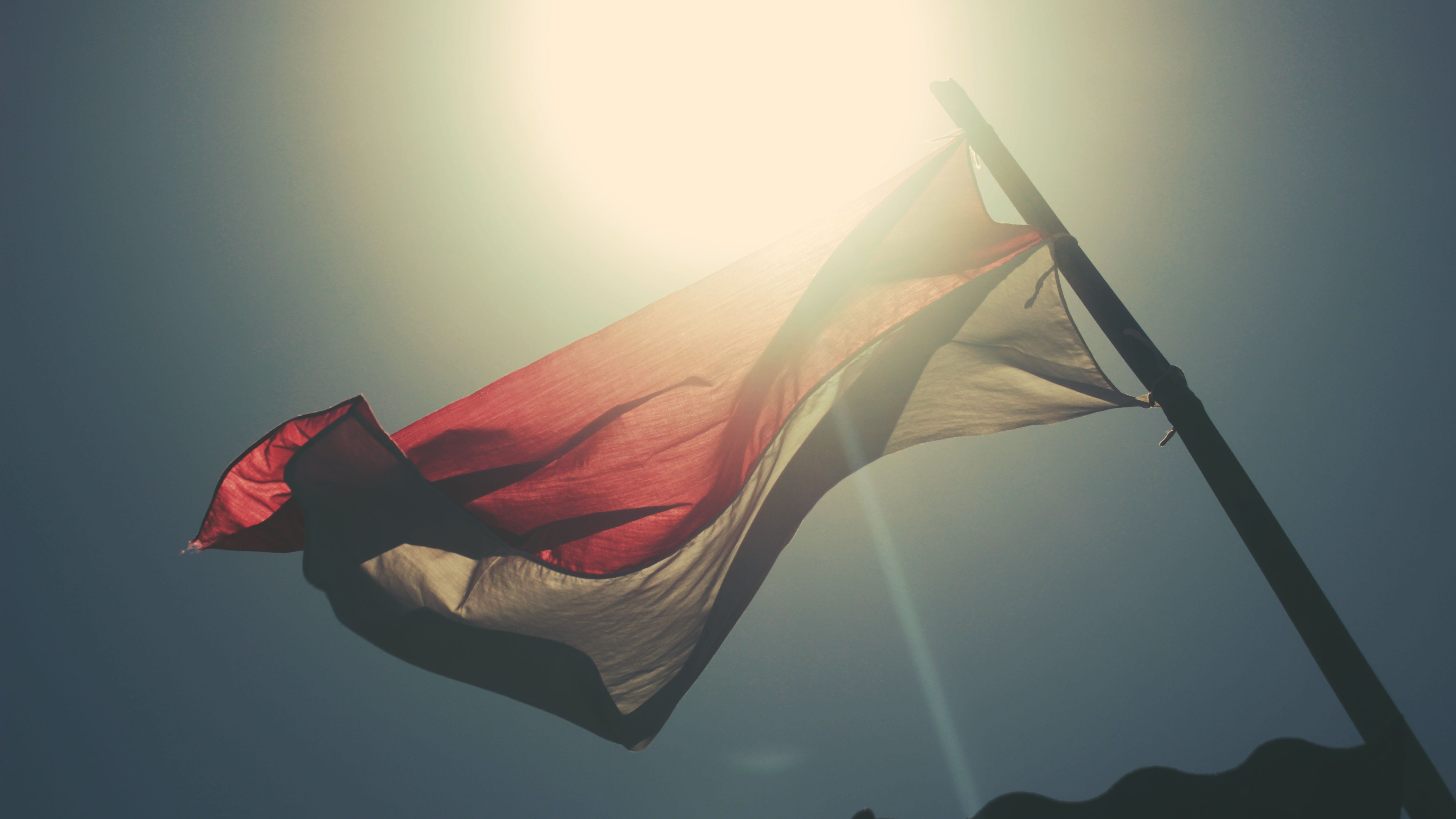pole, nature, merah, sunlight, sky, sunny, lens flare, putih, no people, beauty in nature, tranquility, environment, national, red, 5K, patriotism, sun, HD Wallpaper