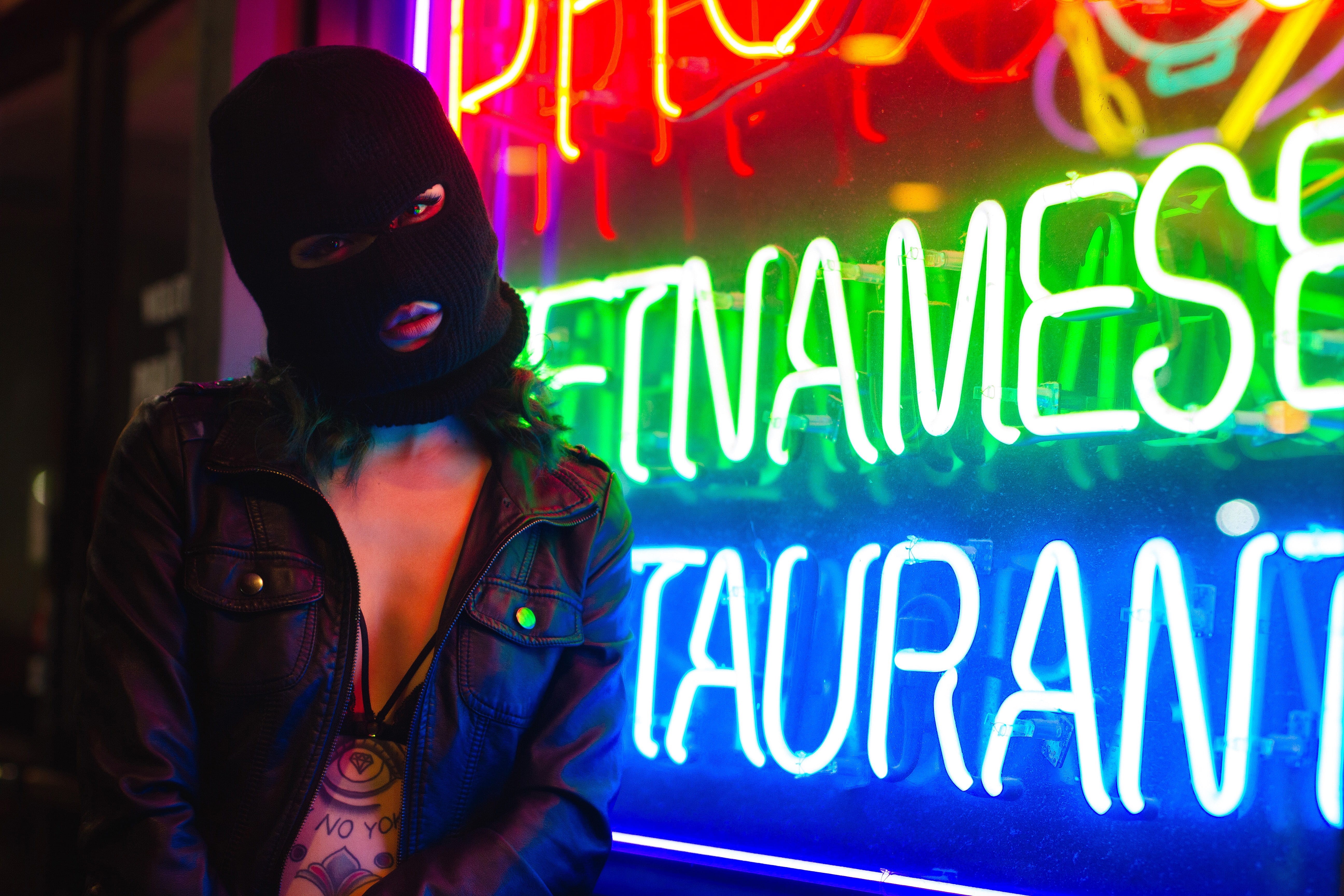 dark, canon, model, criminal, sign, 1.2, identity, one Person, store, street, crime, style, stealing, urban, people, thief, pose, vandalism, males, face mask, HD Wallpaper
