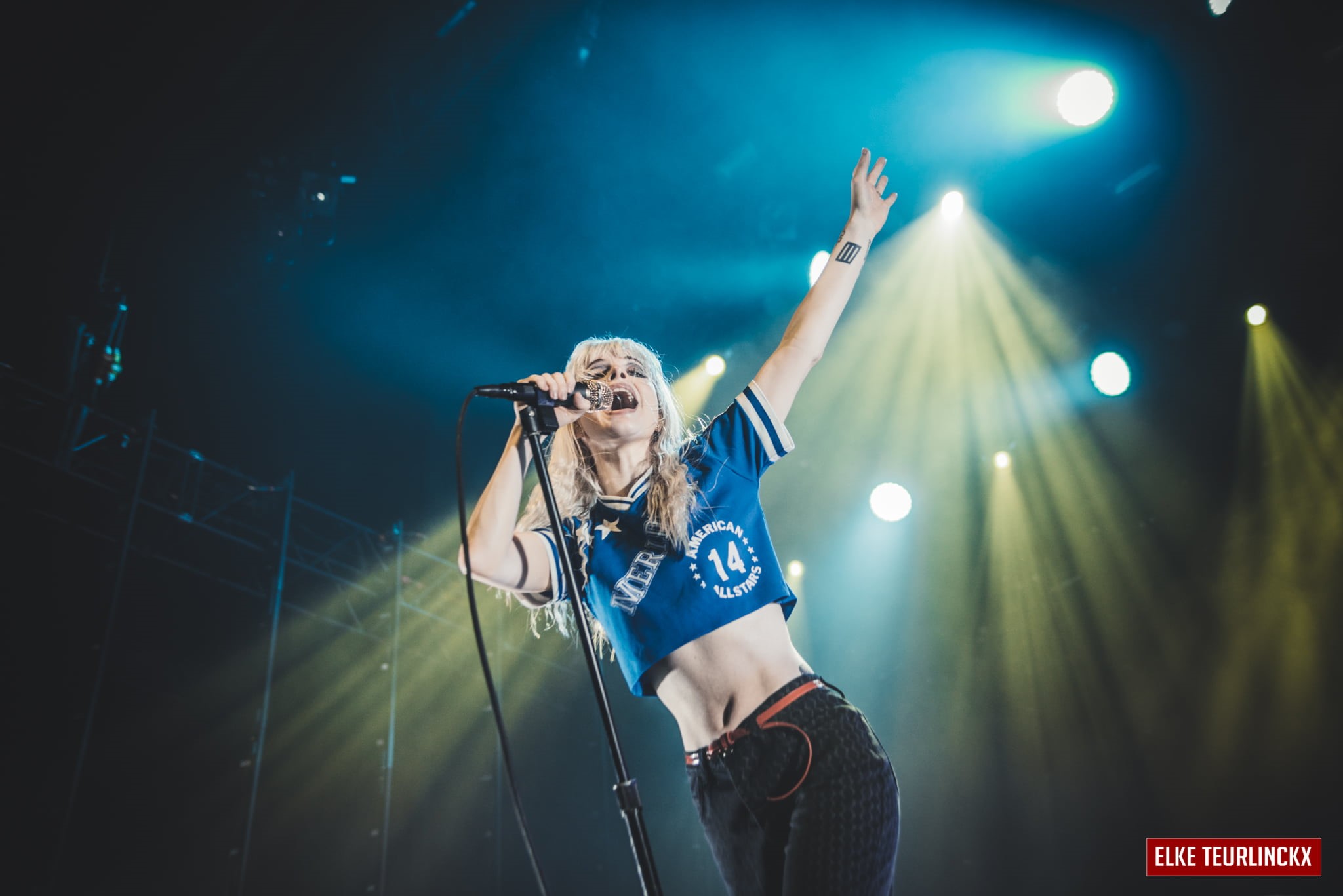 low angle view, stage, skill, blonde, nightlife, festival, popular music concert, Paramore, singer, music, 1080P, concerts, concert, stage - performance space, HD Wallpaper
