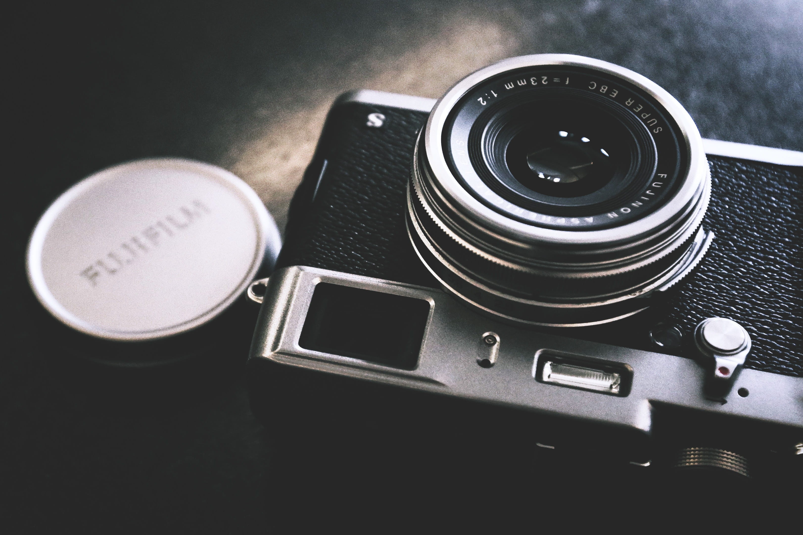 table, studio shot, equipment, black Color, old-fashioned, Fujifilm, photography Themes, high angle view, slr camera, lens - Optical Instrument, black background, HD Wallpaper