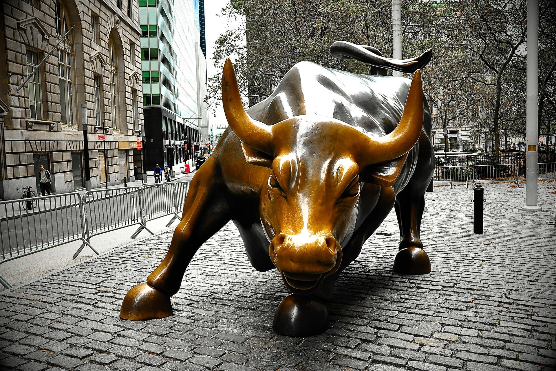 " The charging bull", New York, 3200 killogramovy bronze statue, york, creativity, outdoors, city Life, urban Scene, representation, Wall Street, animal representation, HD Wallpaper