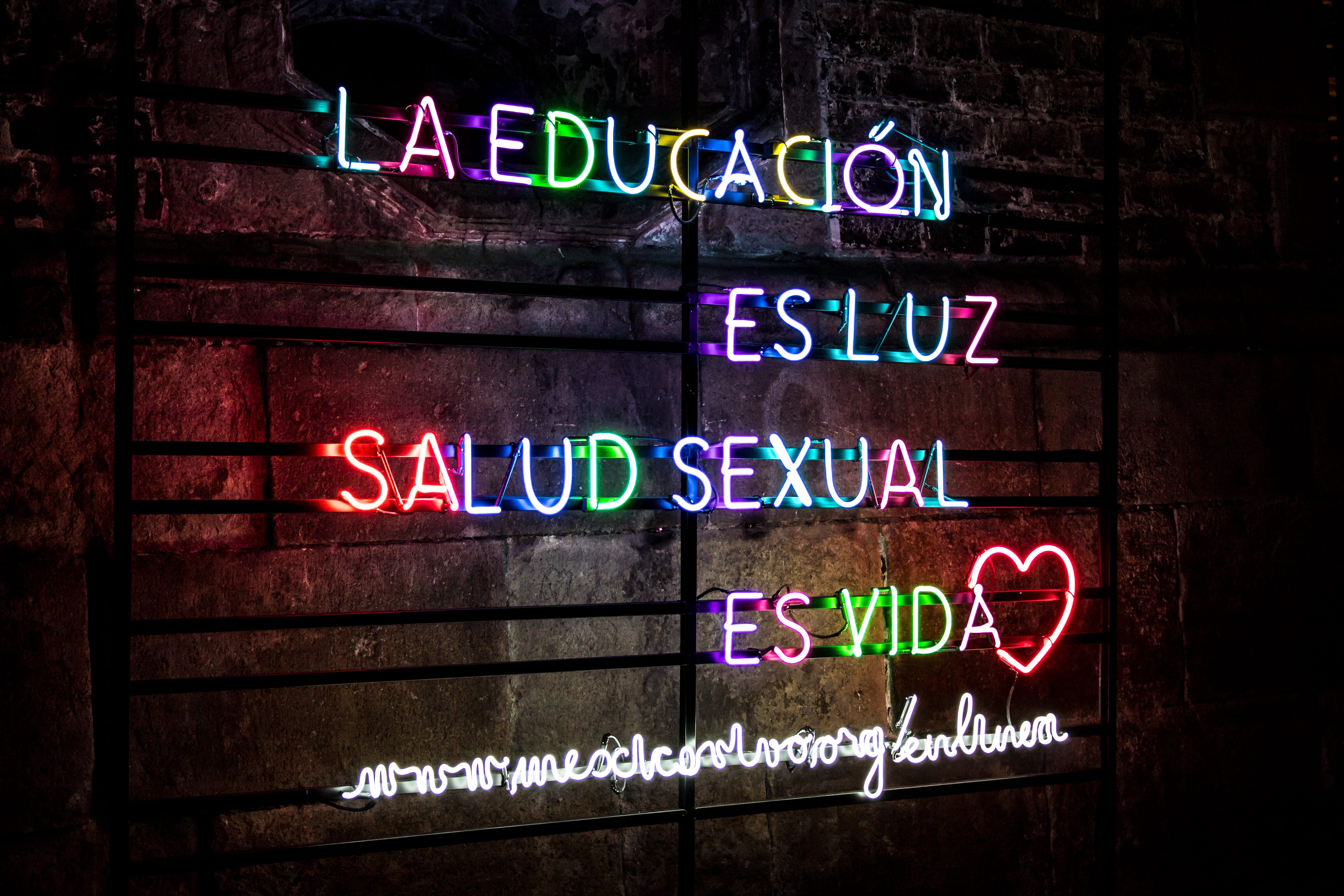 neon lights, neon, no people, western script, sign, electric light, spanish, communication, brick wall, quote, design, built structure, glowing, signage, HD Wallpaper