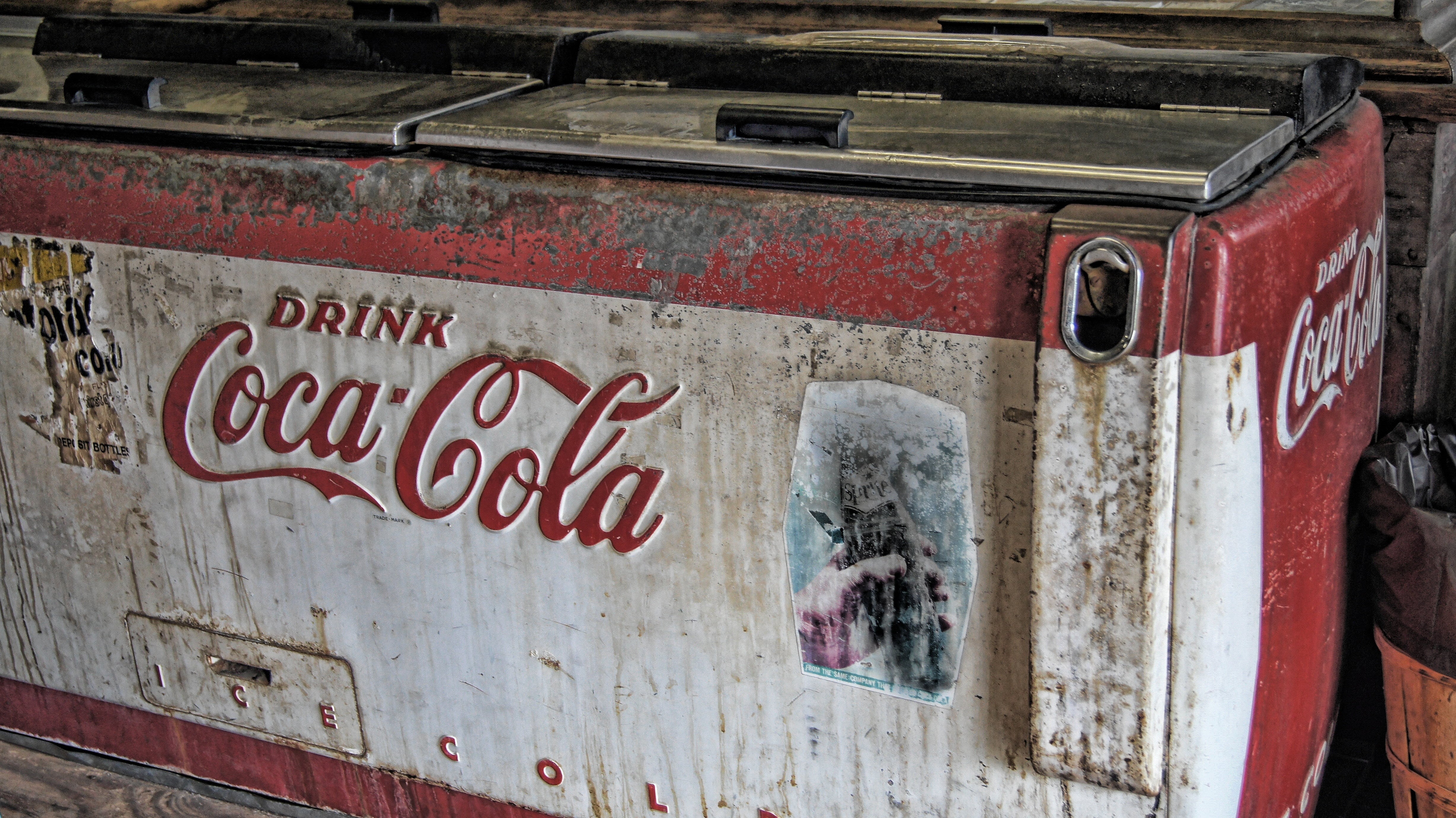 abandoned, refreshing, vintage, outdoors, cool, run-down, soda, coca-cola, beverage, cold, freezer, communication, pop, text, sign, old, 4K, cola, decline, HD Wallpaper