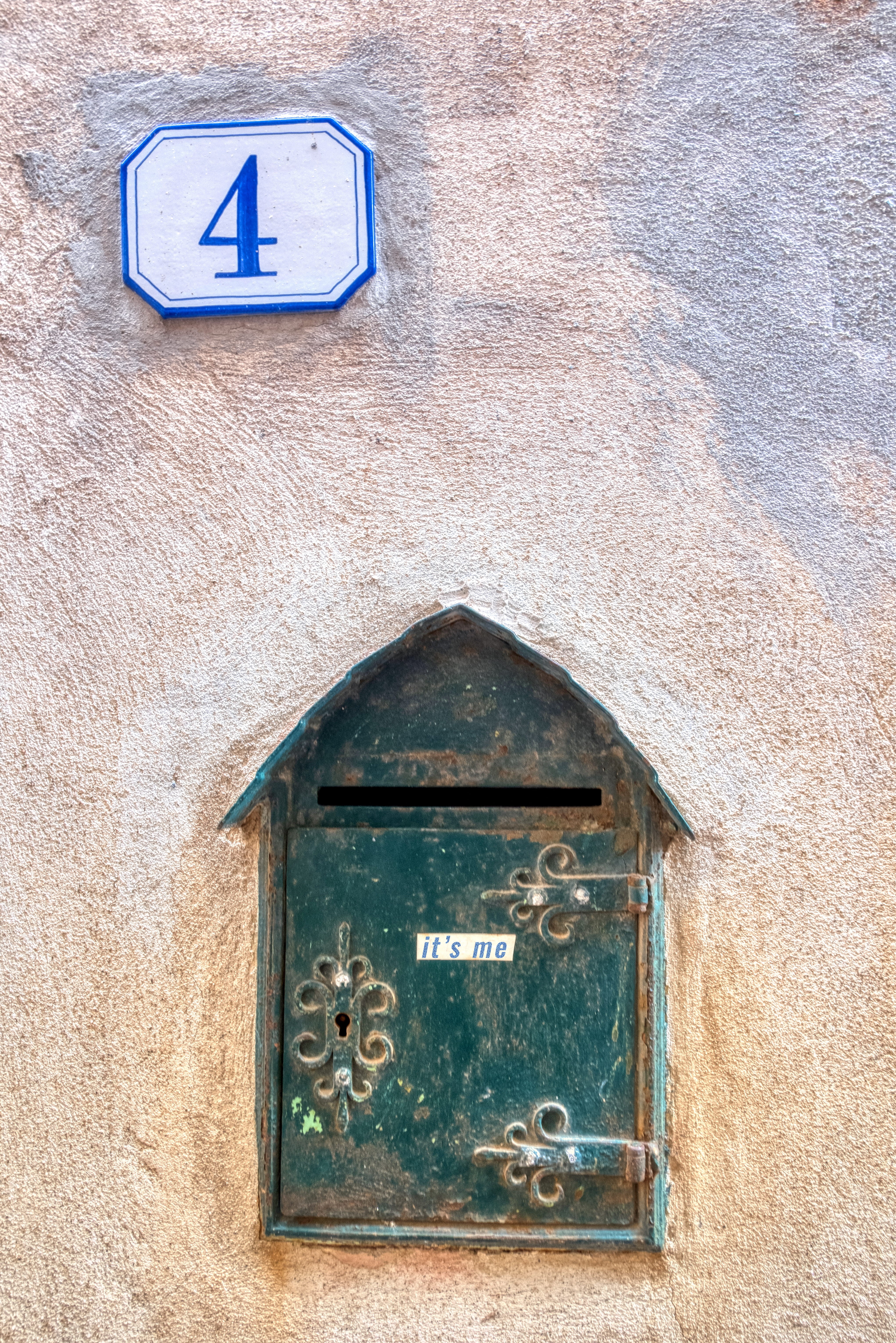 symbol, wall - building feature, sphere, mailbox, money, trademark, logo, letter, old, close-up, rubble, hole, postal office, flagstone, window, wood - material, Phone HD Wallpaper
