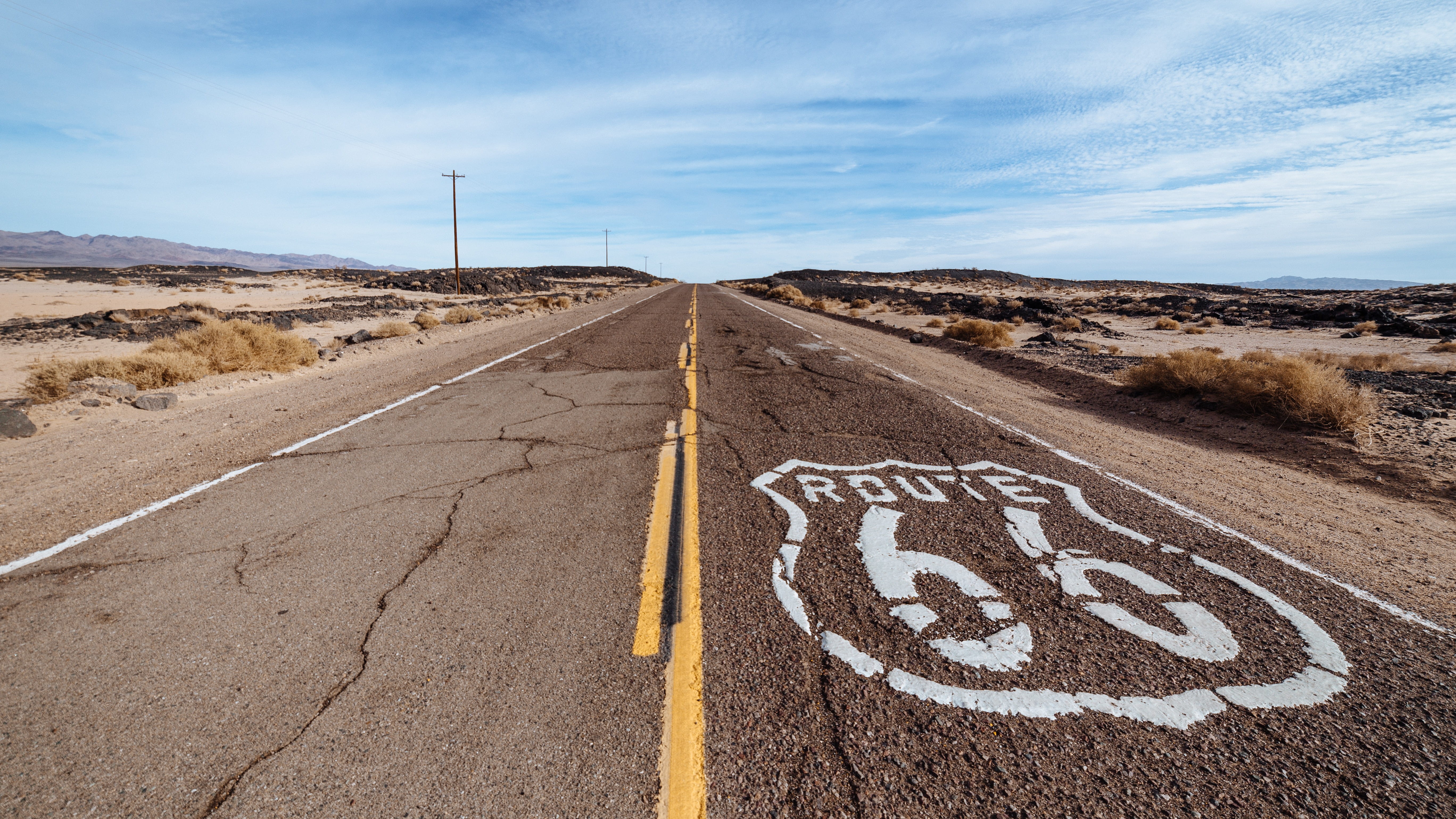road sign, 5K, marking, road, egyesült államok, desert, empty road, highway, street, diminishing perspective, environment, historic, symbol, the way forward, HD Wallpaper