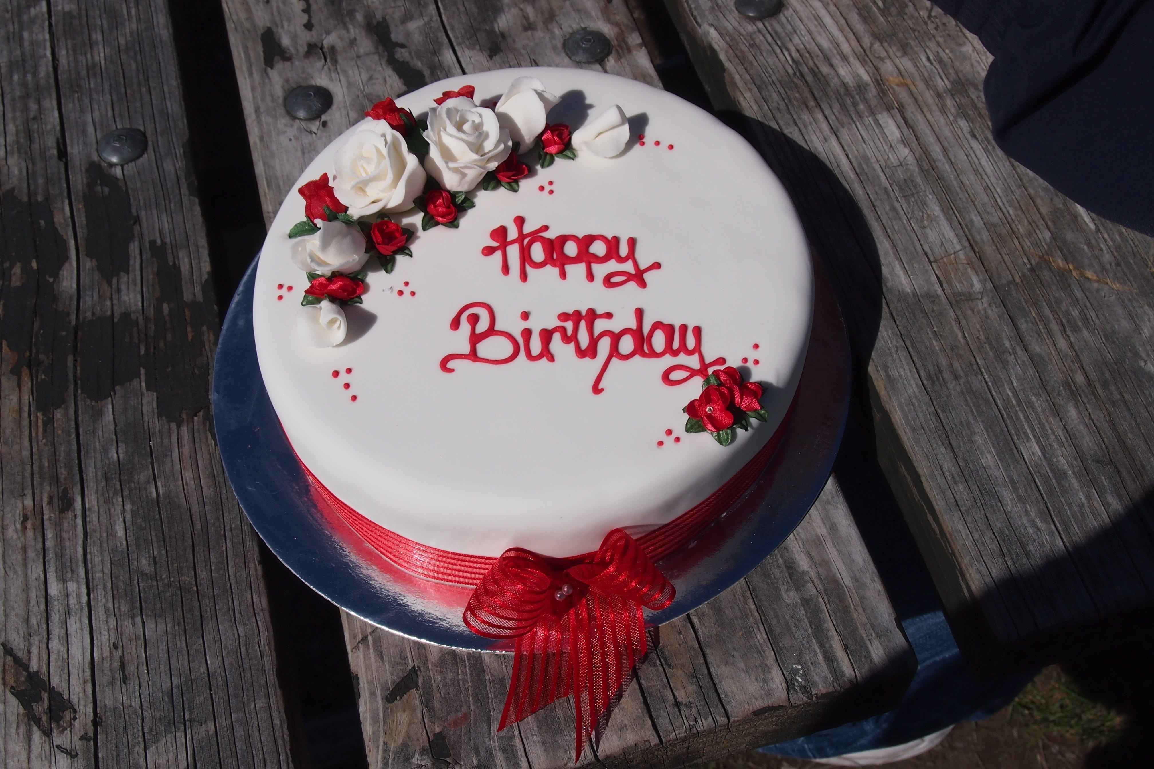text, food, dessert, birthday, no people, cake, ad white, baked, celebration, pastry shop, covered, sweet food, Happy Birthday, freshness, icing, high angle view, HD Wallpaper