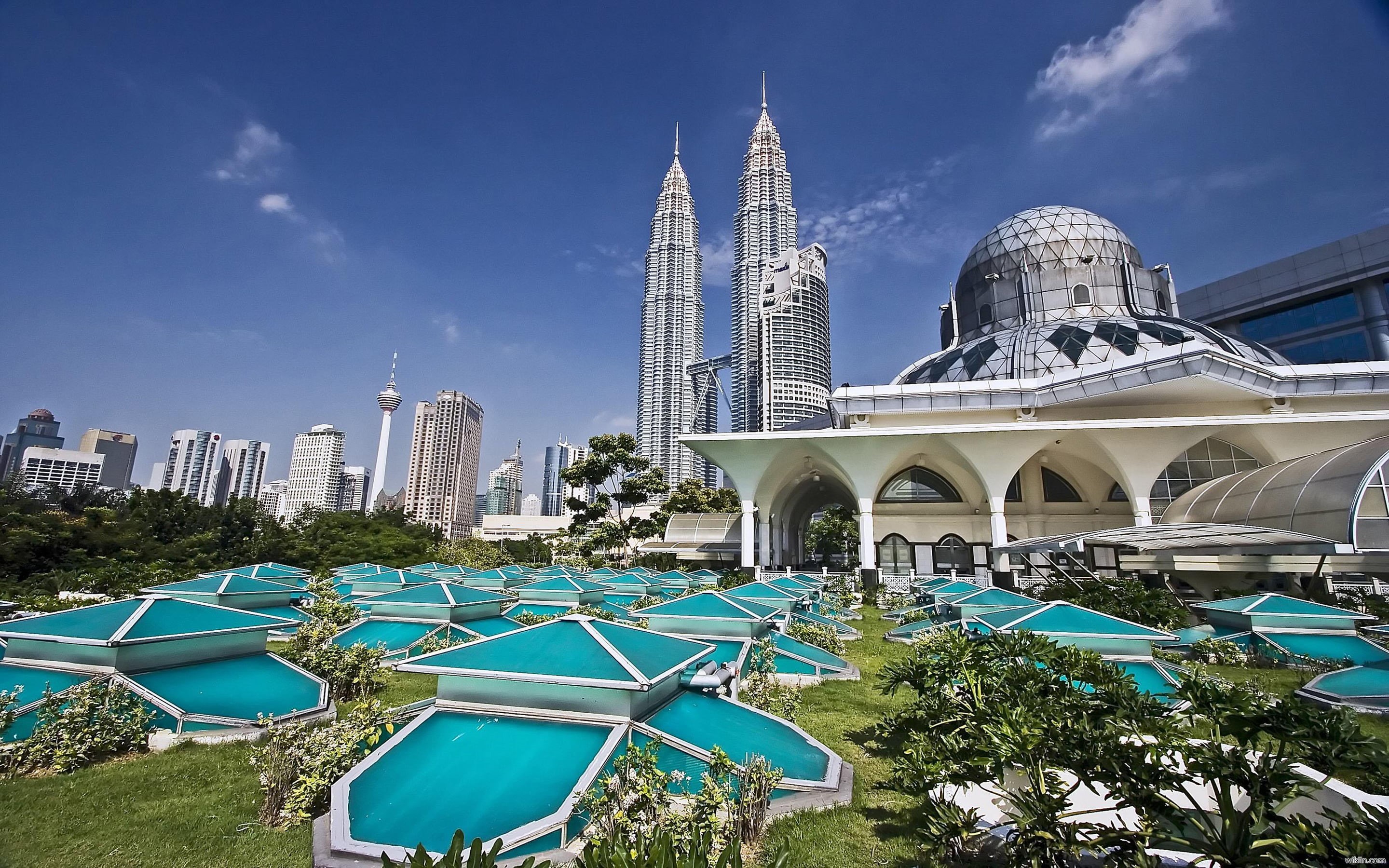 skyscraper, cityscape, swimming pool, travel, southeast, sky, spirituality, desktop, building, tourism, lumpur, office building exterior, day, city, architecture, HD Wallpaper
