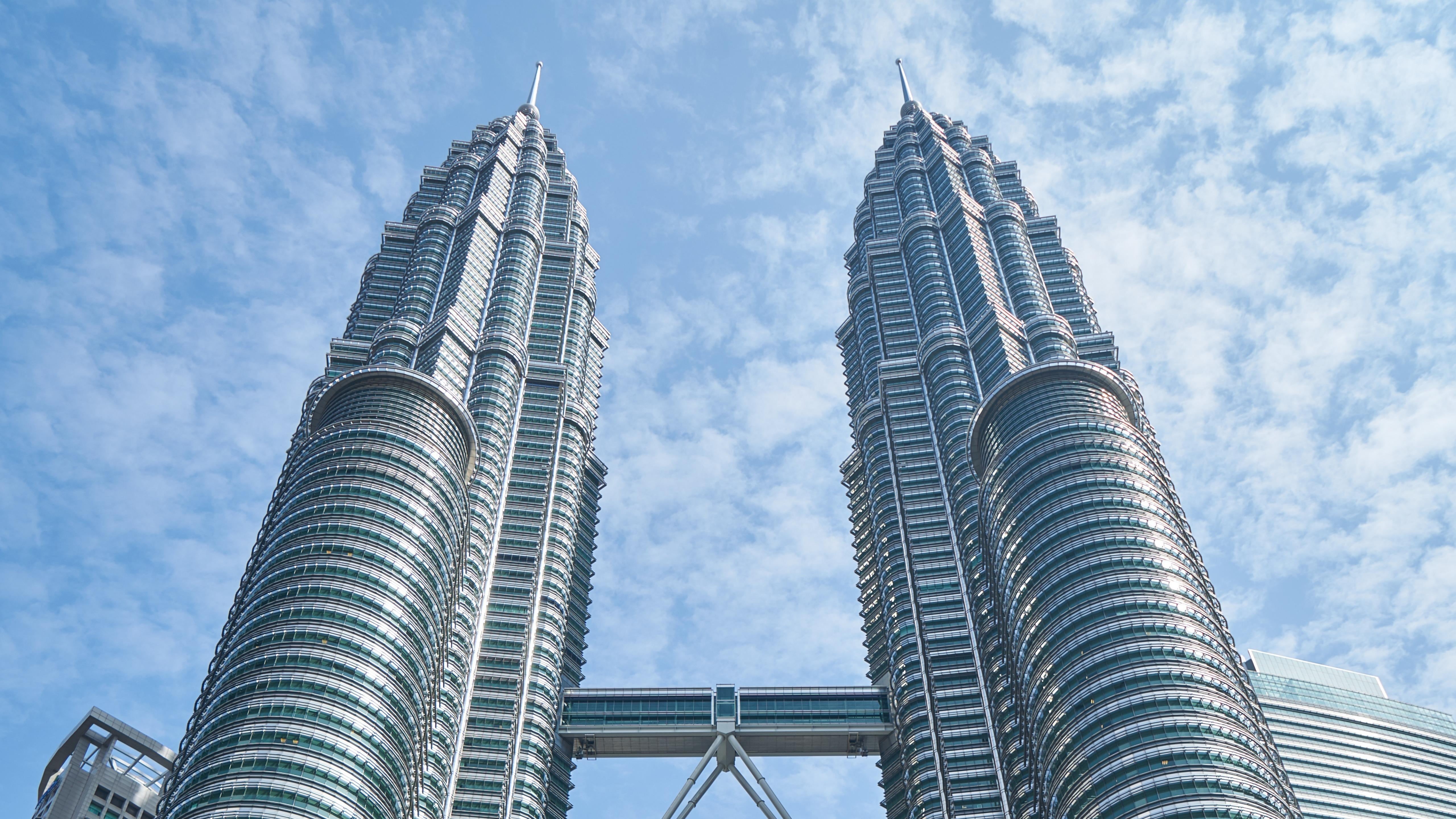 building, windows, nature, built structure, metropolitan, sky, office building exterior, kuala lumpur, postmodern, modern, 5K, tourism, outdoors, petronas twin towers, HD Wallpaper