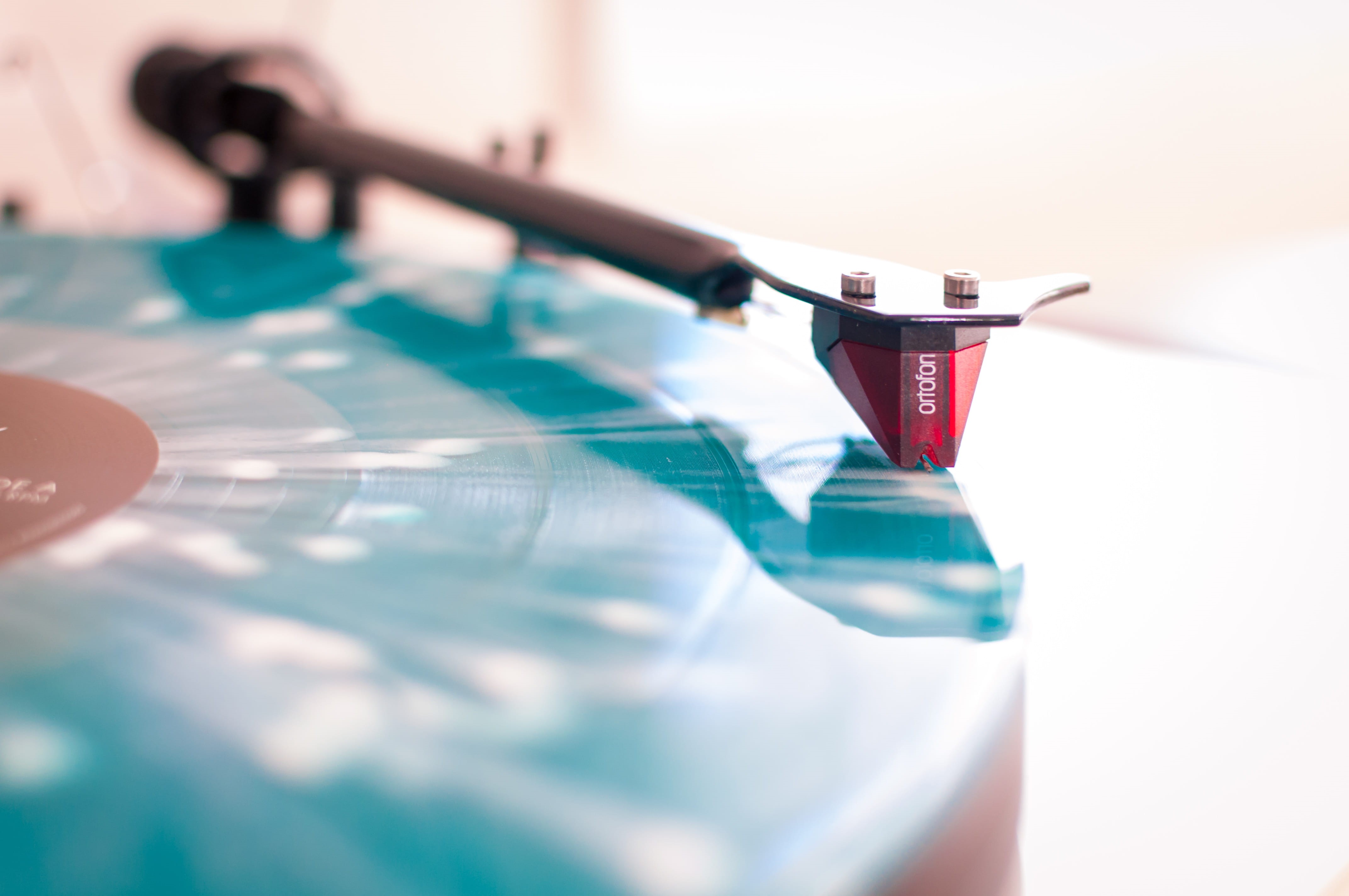 close-up, stylus, selective, teal, technology, macro, bokeh, vinyl, focus on foreground, vintage, equipment, accuracy, selective focus, needle, depth of field, HD Wallpaper