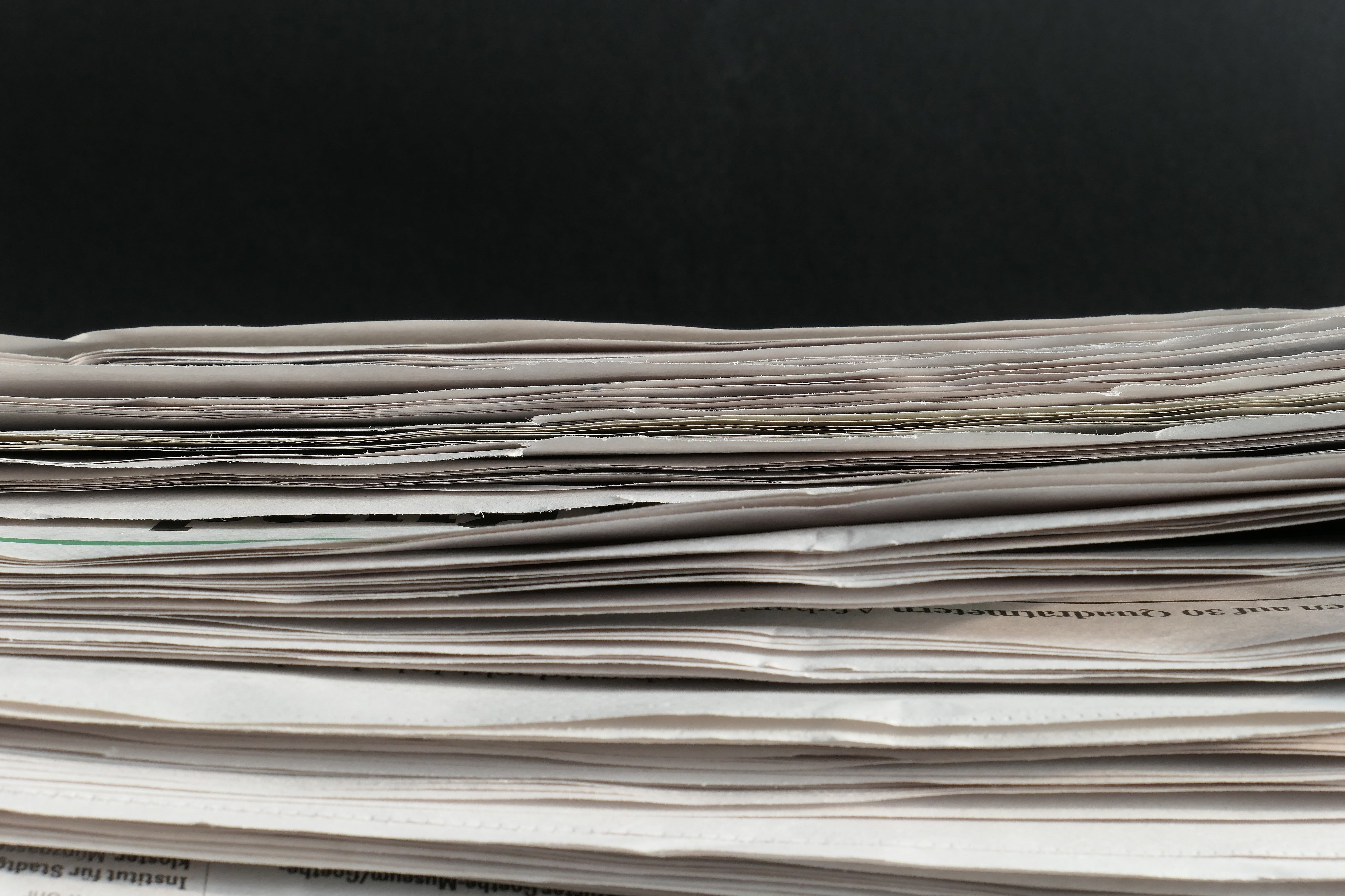 paper, close-up, the media, paperwork, group, business, document, global communications, newspaper, copy space, journalist, communication, office, backgrounds, HD Wallpaper