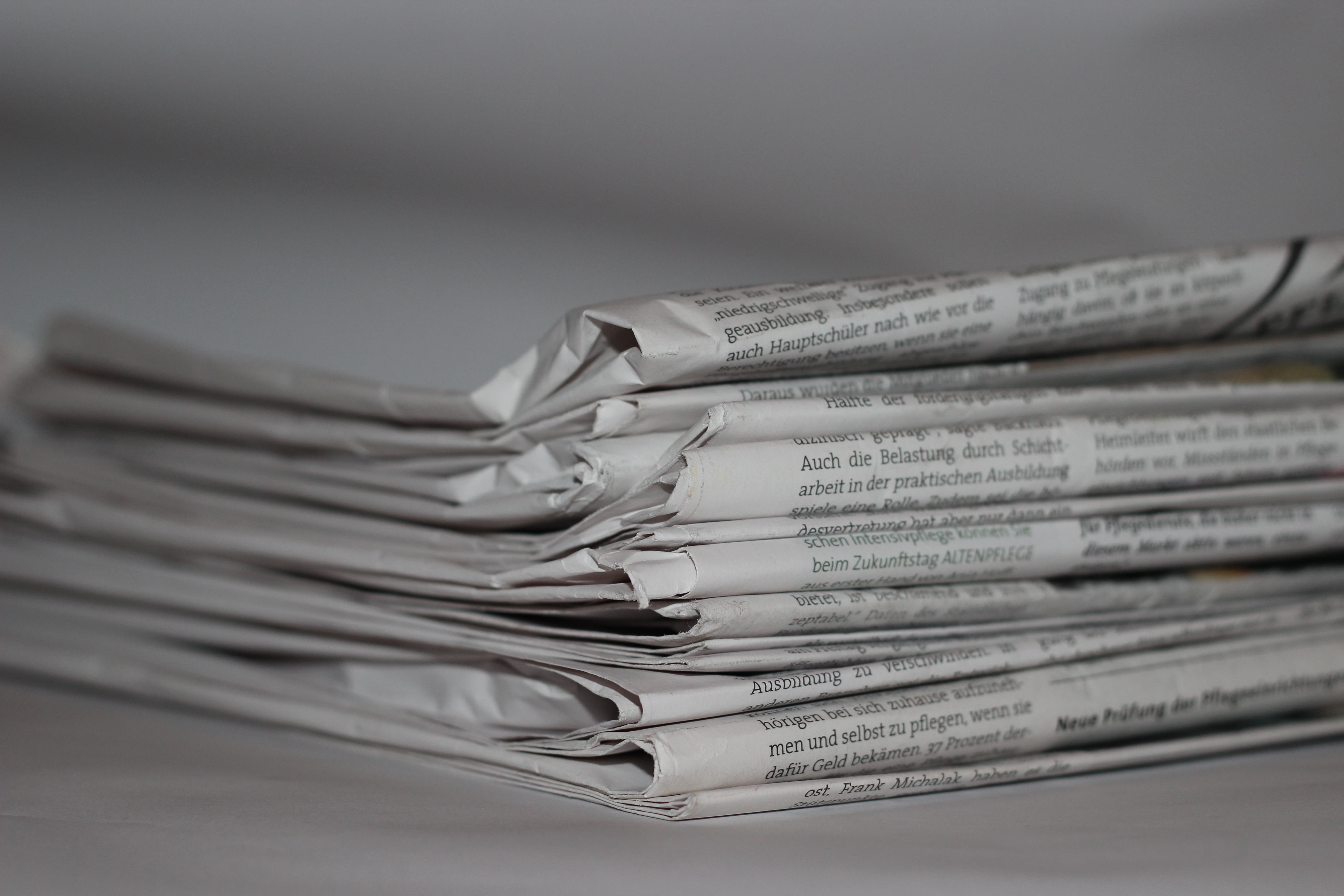 stack, shift, paper, no people, still life, close-up, tagesschau info, newspaper, table, newspapers, embassy, newsletter, magazine, business, selective focus, HD Wallpaper