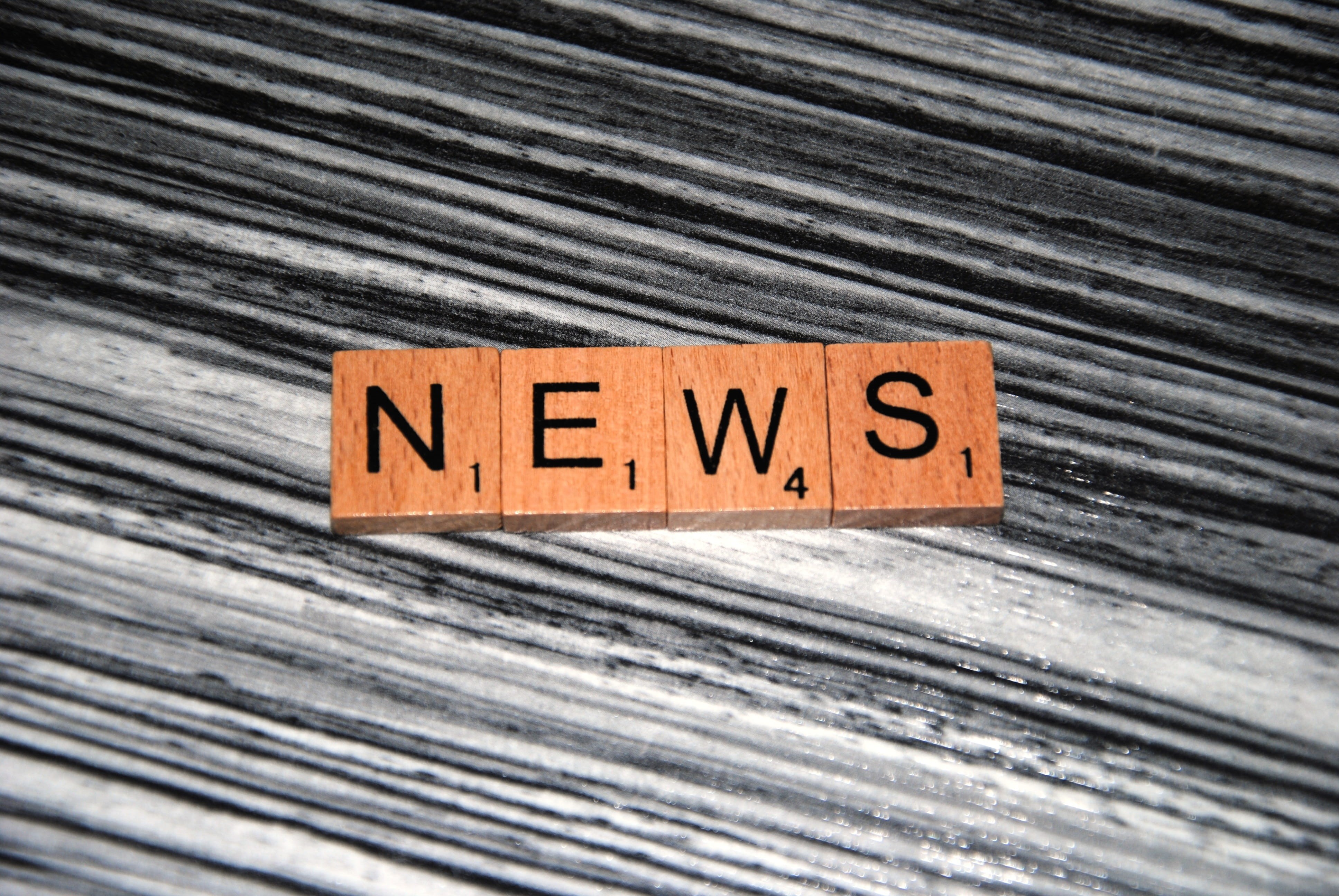 magazines, embassy, communication, indoors, selective focus, textured, journalist, commenced, sign, orange color, scrabble, background presse, no people, HD Wallpaper