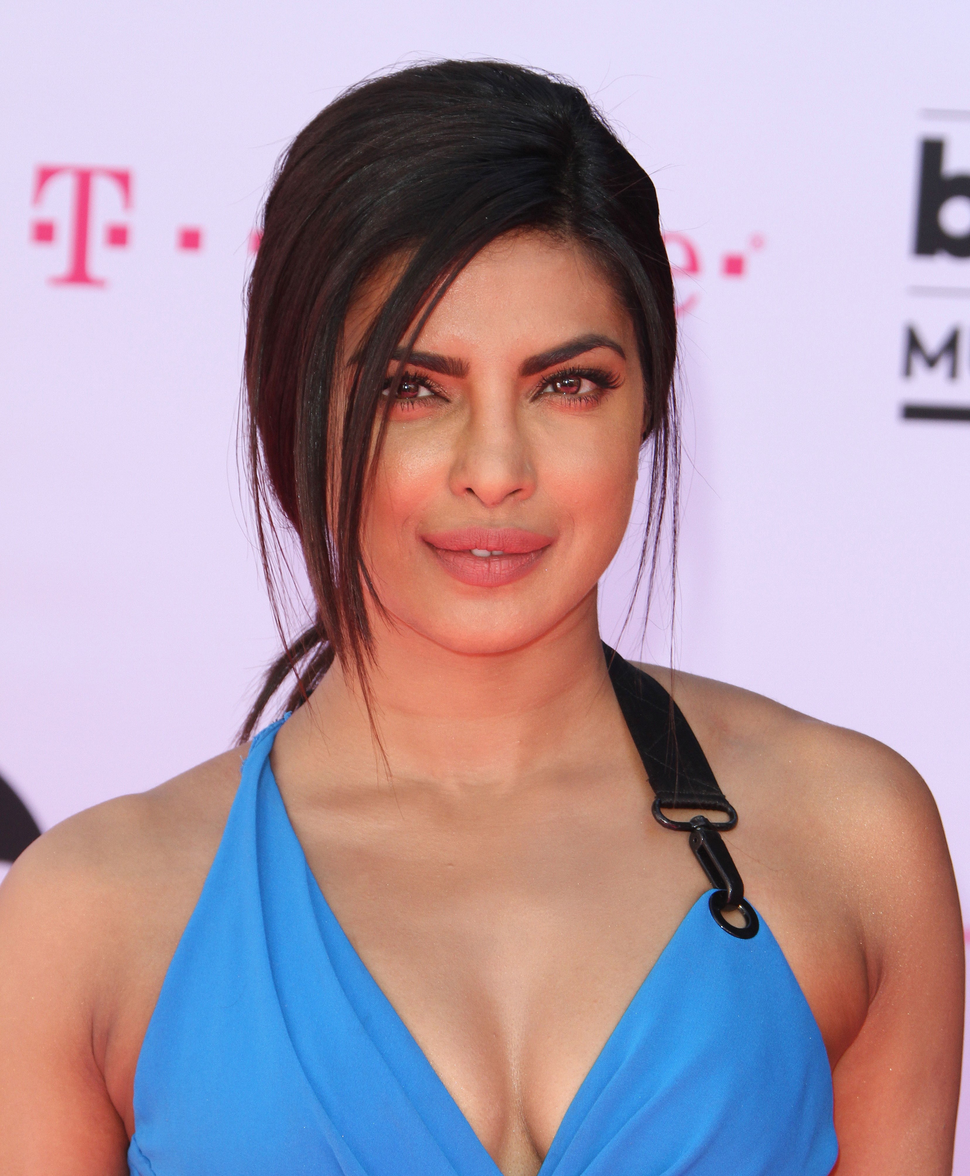 Priyanka Chopra, Billboard Music Awards, 4K, 2016, Phone HD Wallpaper