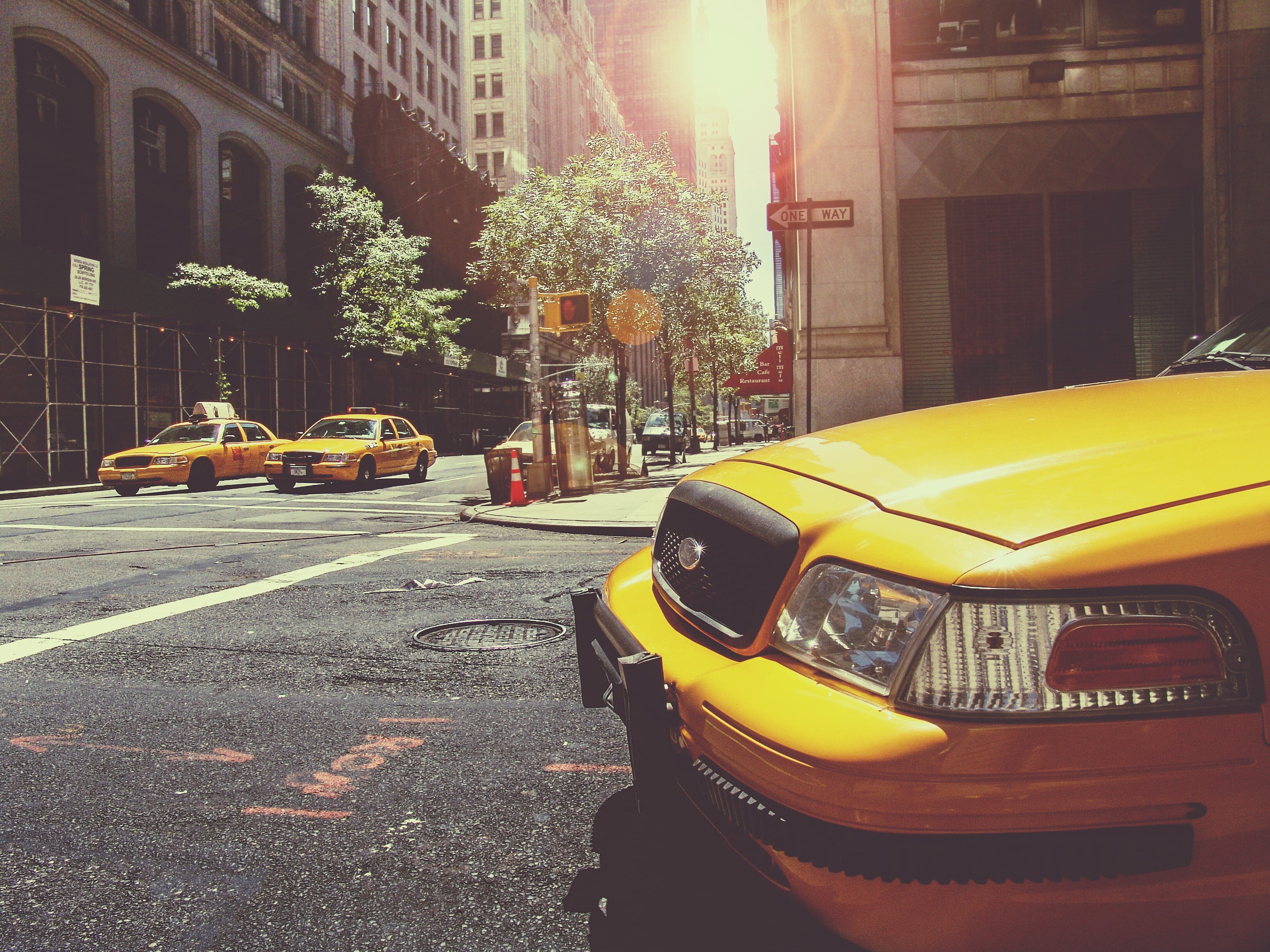 nature, street, no people, cabs, roads, 2K, building exterior, buildings, building, city, day, sedan, towers, ford, outdoors, cab, urban, america, motor vehicle, HD Wallpaper