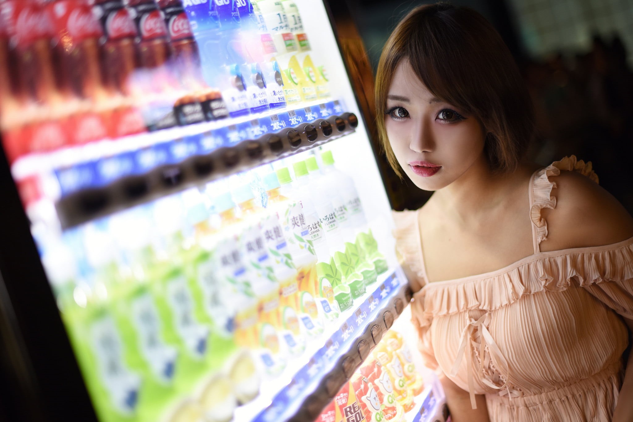 beautiful woman, choosing, shopping, retail, store, young women, portrait, contemplation, adult, supermarket, 1080P, hairstyle, groceries, brown hair, HD Wallpaper