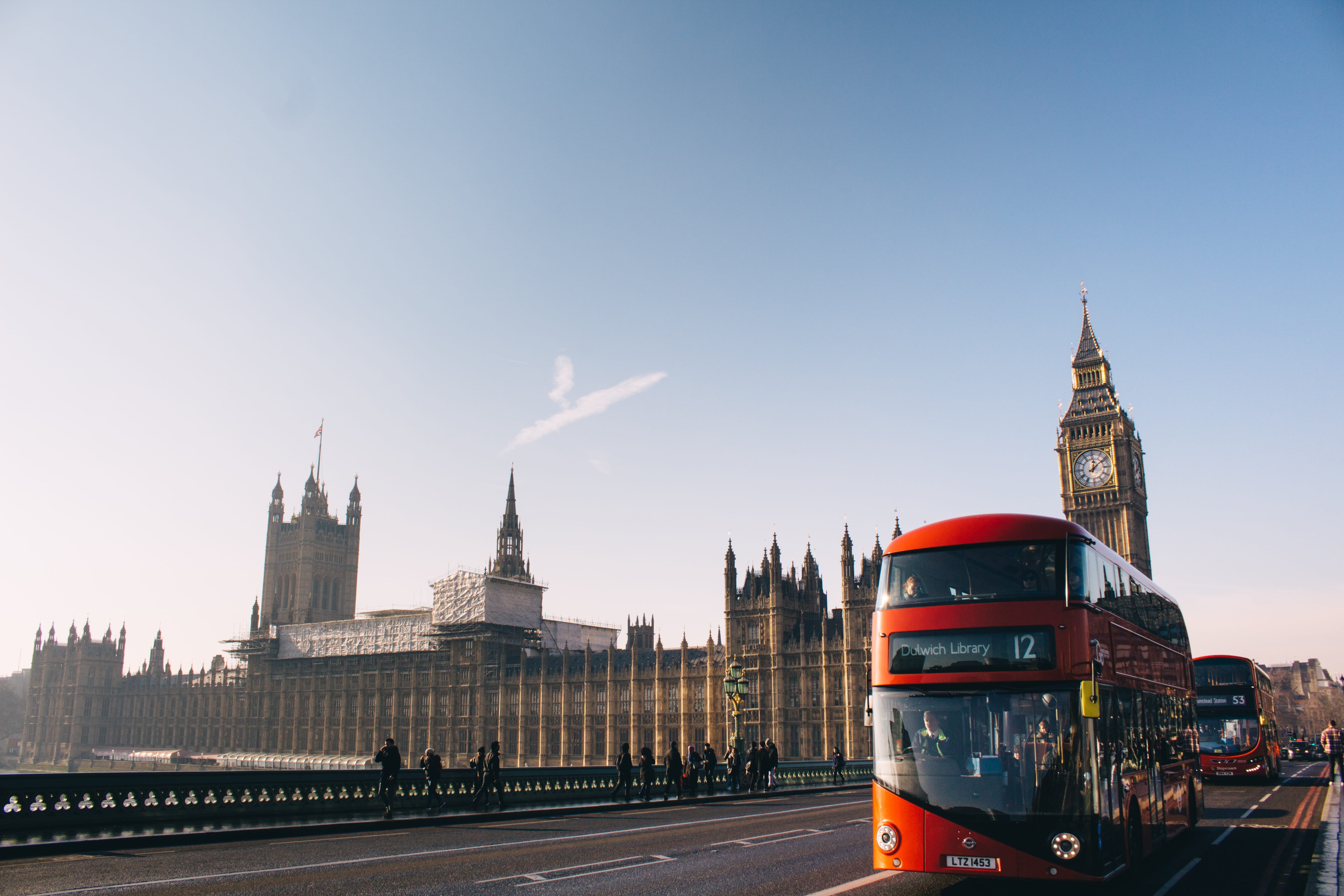bridge - man made structure, street, capital Cities, building Exterior, famous Place, red, bus, the past, uK, near, england, nature, cityscape, palace, HD Wallpaper