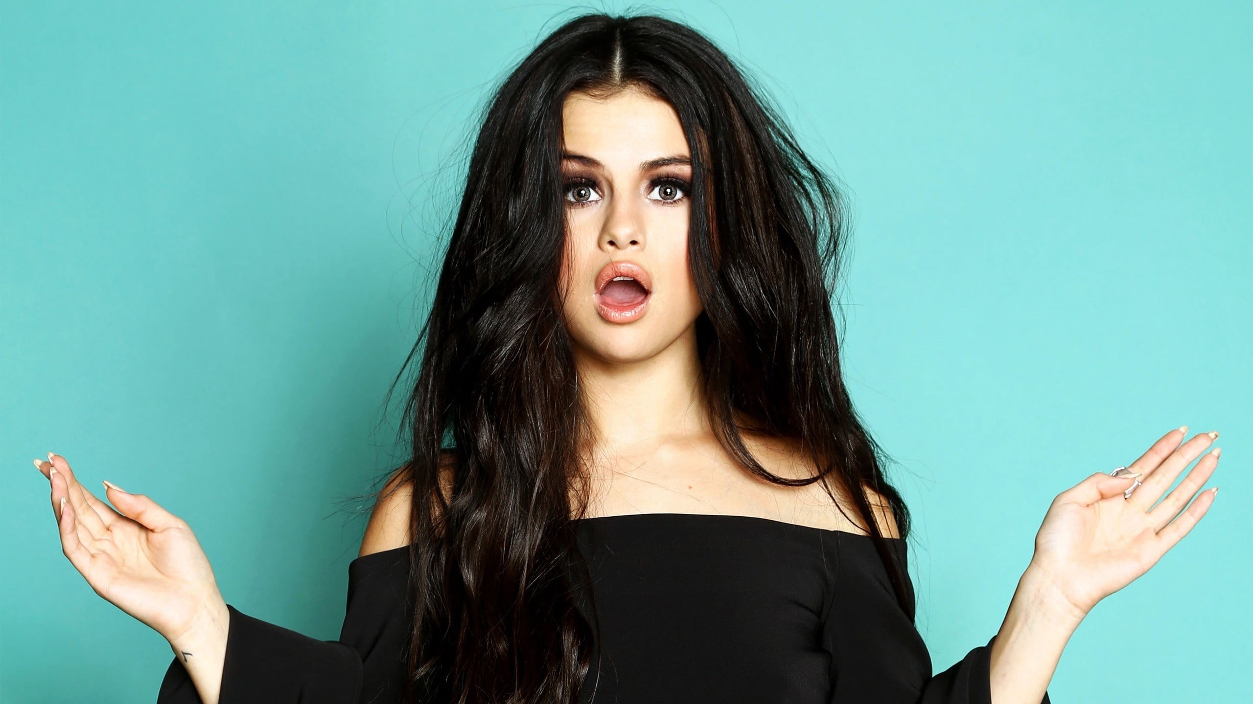 hair, blue background, 2K, mouth open, black hair, hairstyle, front view, making a face, indoors, beauty, beautiful woman, young women, looking at camera, HD Wallpaper