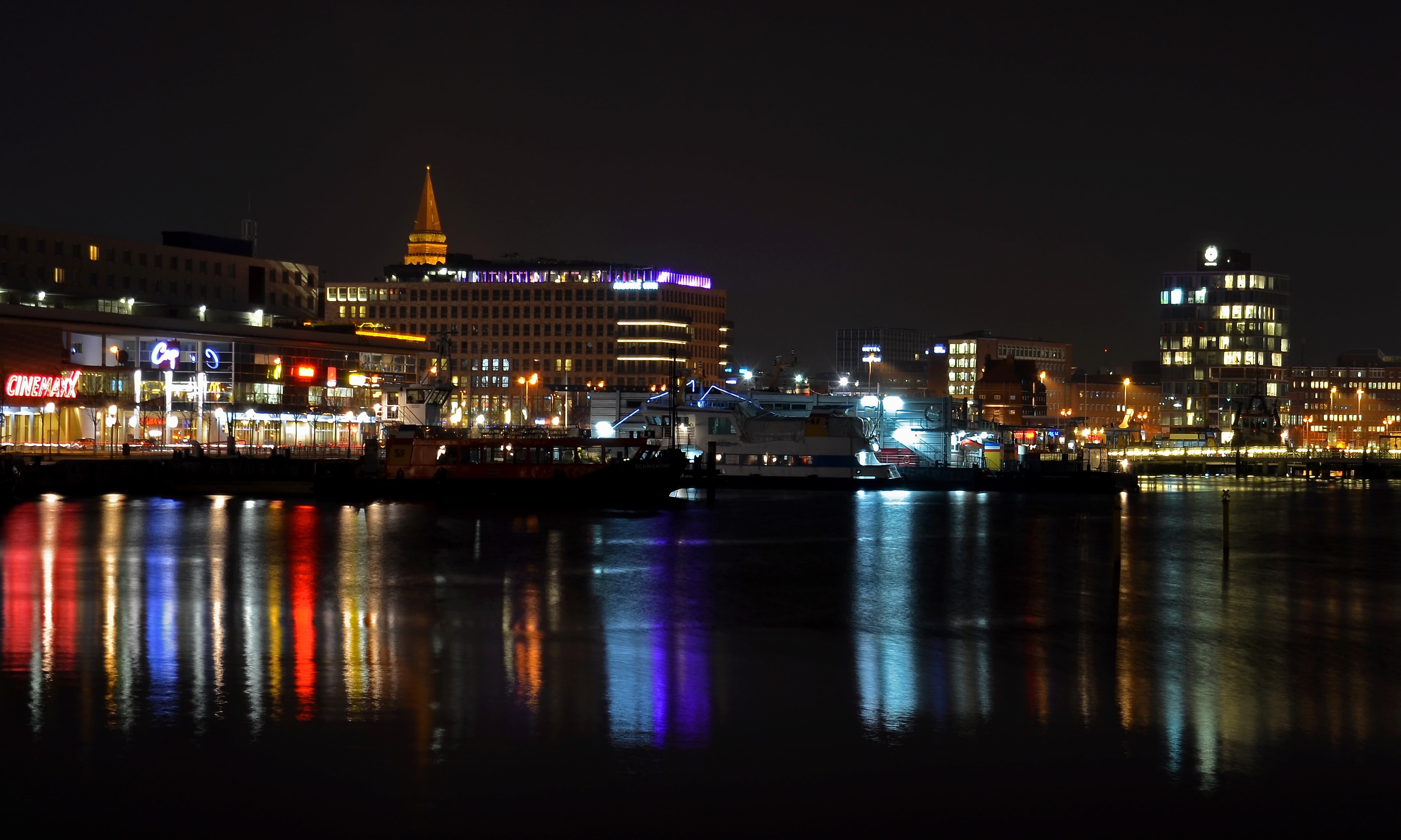 at, at night, urban Scene, building, 4K, orange, reflection, famous Place, clear sky, night, architecture, nature, skyline, red, outdoors, city, water, HD Wallpaper