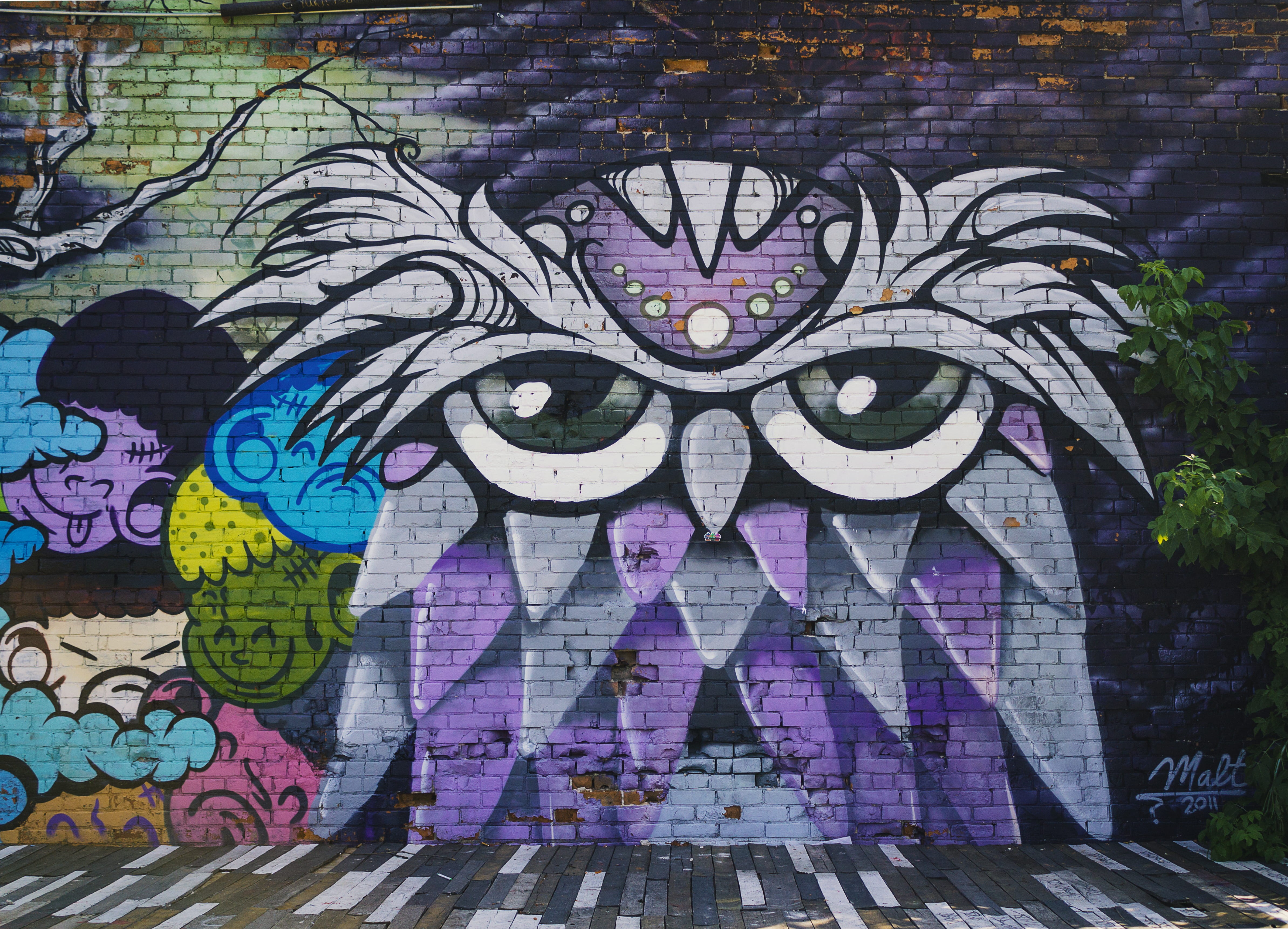 graffiti, religion, purple, representation, cute, wall - building feature, building exterior, day, architecture, 4K, brick, belief, HD Wallpaper