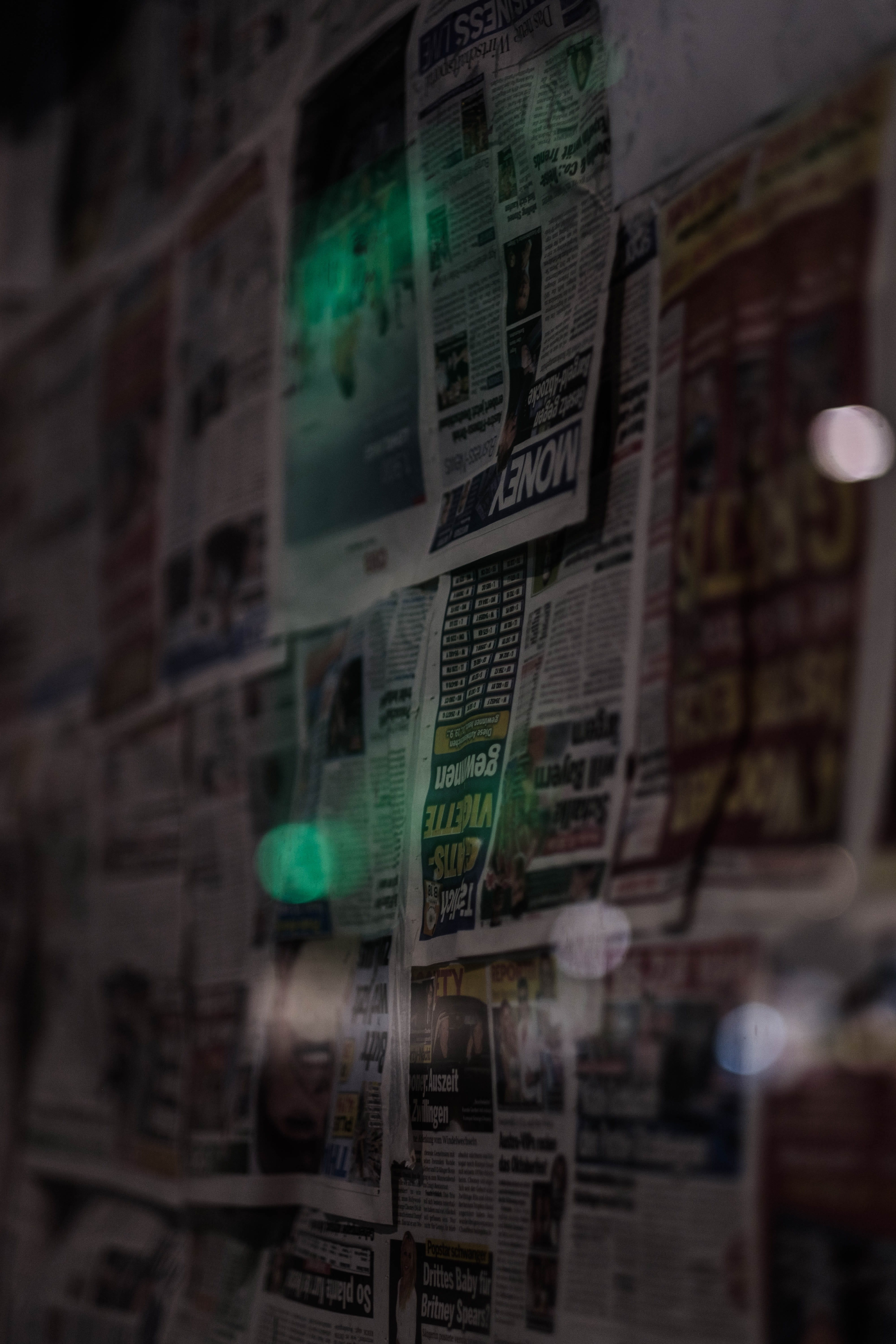 moody, script, wall, light, bokeh, information sign, 5K, day, outdoors, sheets, news, non-western script, western script, public transportation, no people, Phone HD Wallpaper