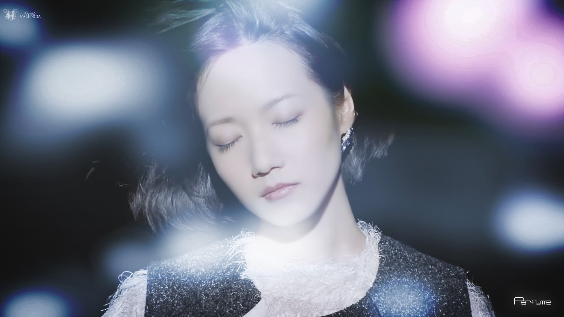 hairstyle, eyes closed, Perfume, beauty, casual clothing, Ayaka , hair, focus on foreground, Achan, 1080P, Nocchi , Omoto , lens flare, real people, young adult, HD Wallpaper