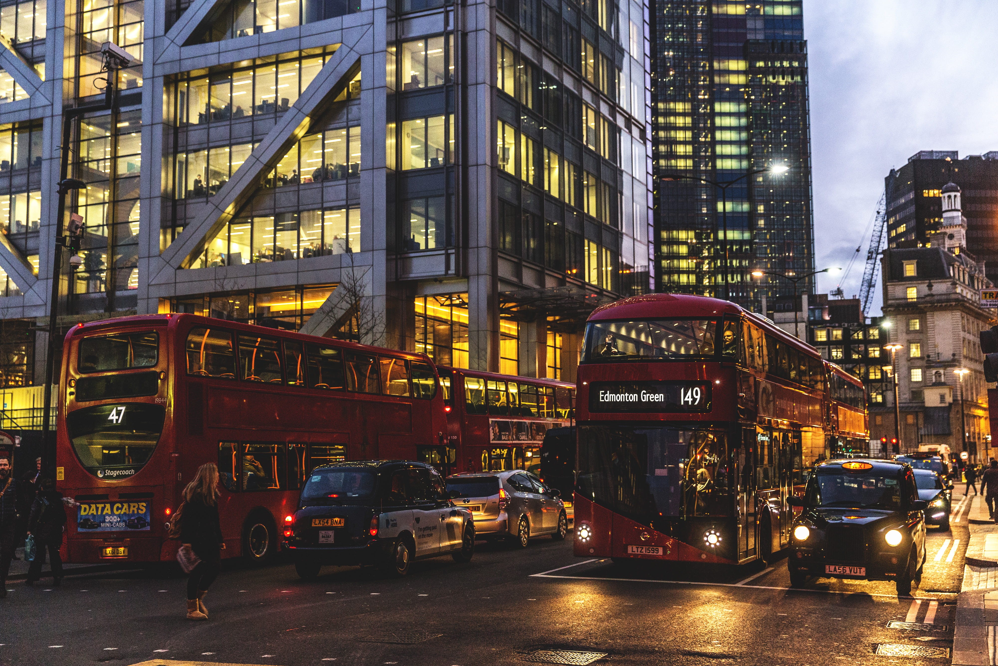 skyscraper, mode of transportation, streets, architecture, taxis, people, streets of London, cars, outdoors, cityscape, road, car, london, buses, sunset, HD Wallpaper