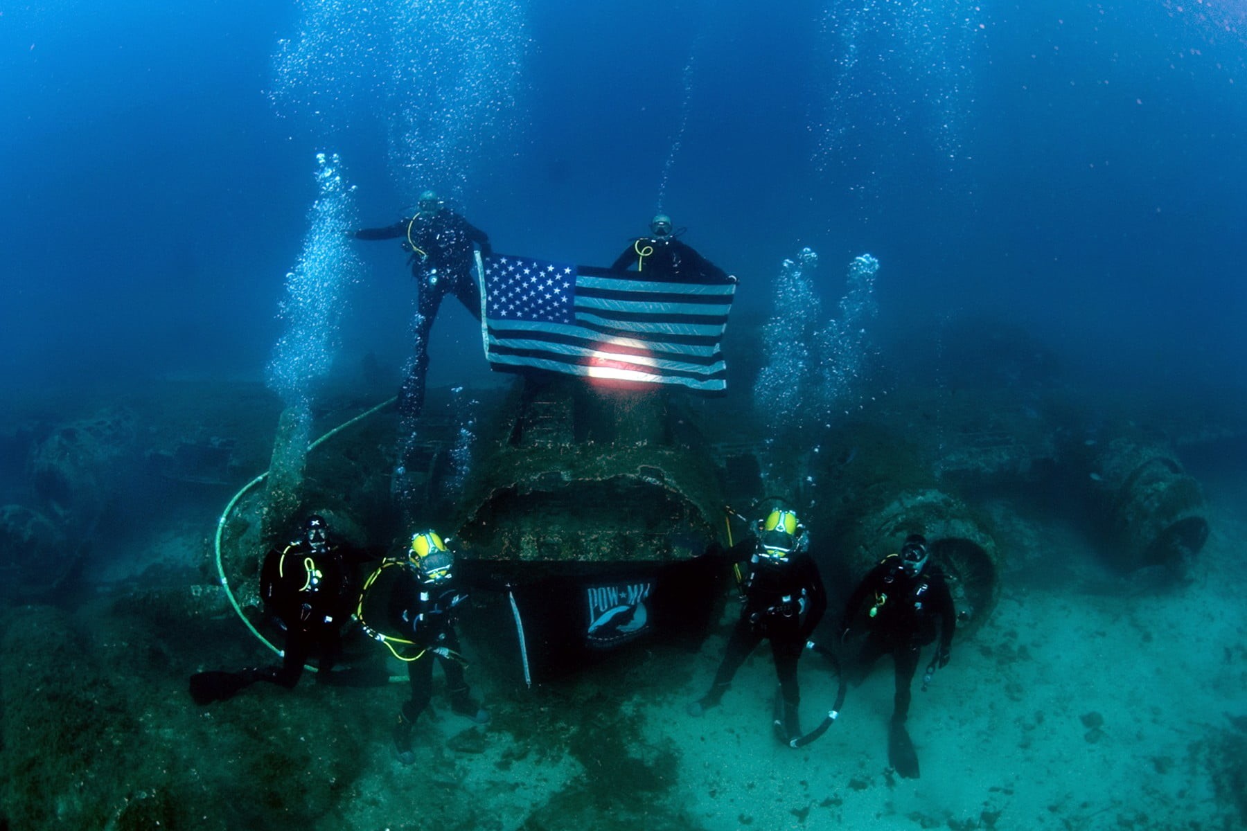 usa, 720P, divers, sport, sea, diving suit, nature, animal, swimming, American flag, pow, aqualung - diving equipment, scuba diving, aquatic sport, adventure, HD Wallpaper