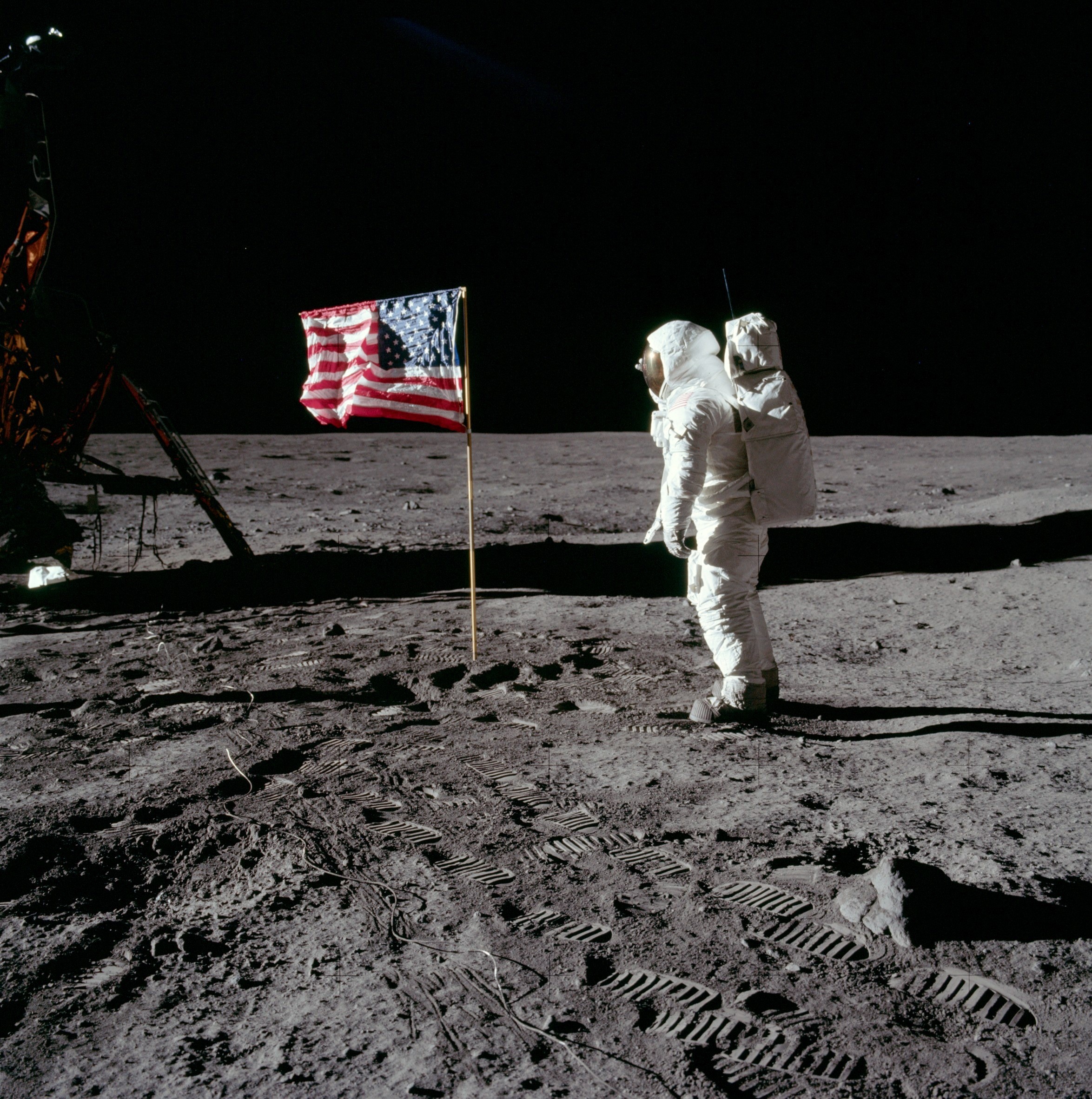 space suit, front, night, people, buzz aldrin, real people, unrecognizable person, 1080P, full length, standing, american, moon, obscured face, outdoors, Phone HD Wallpaper