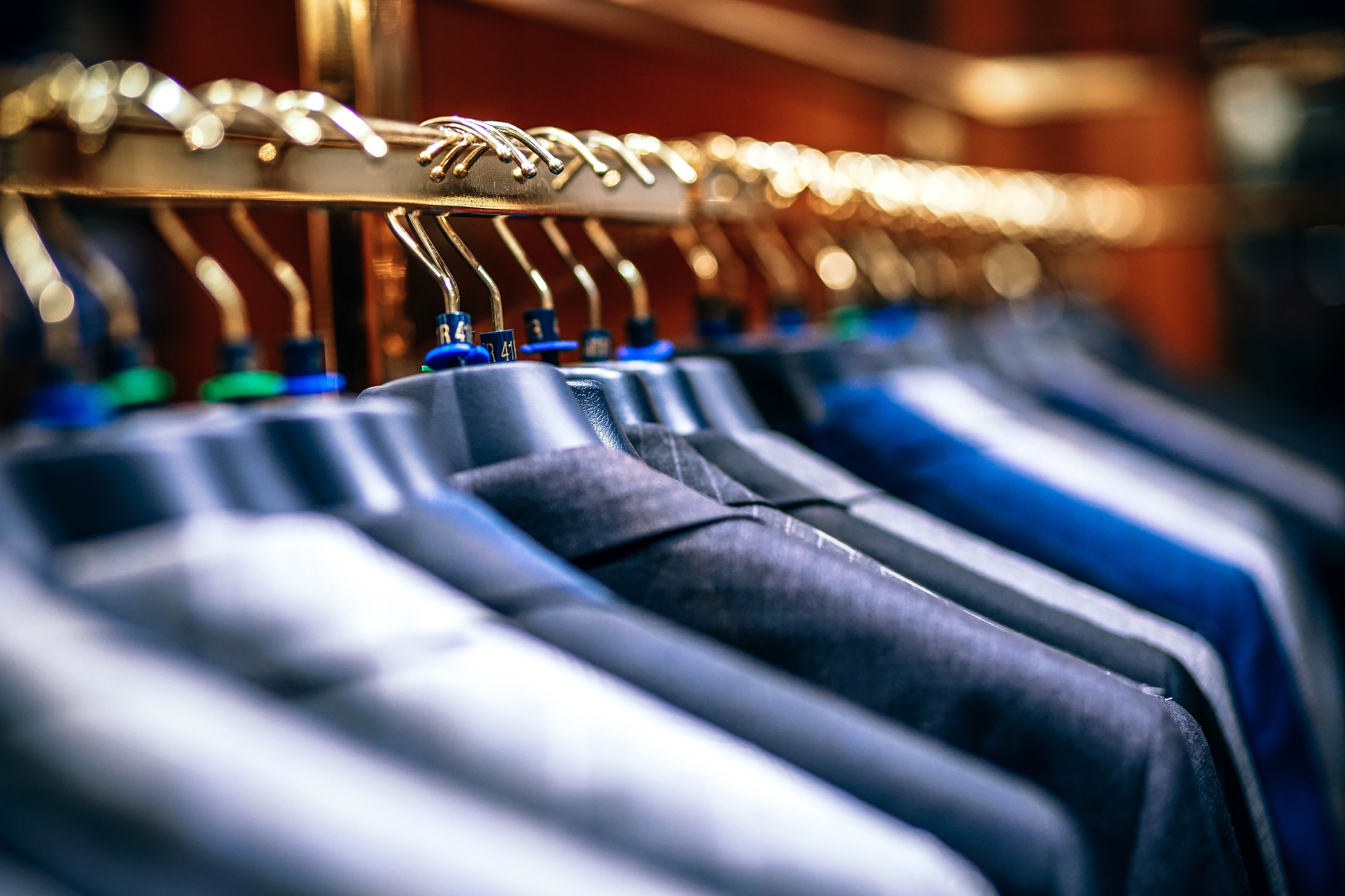 clothes rack, rack, selective focus, shopping, furniture, hanging, clothes, shopping Mall, variation, coathanger, consumerism, hanger, jackets, photography, HD Wallpaper