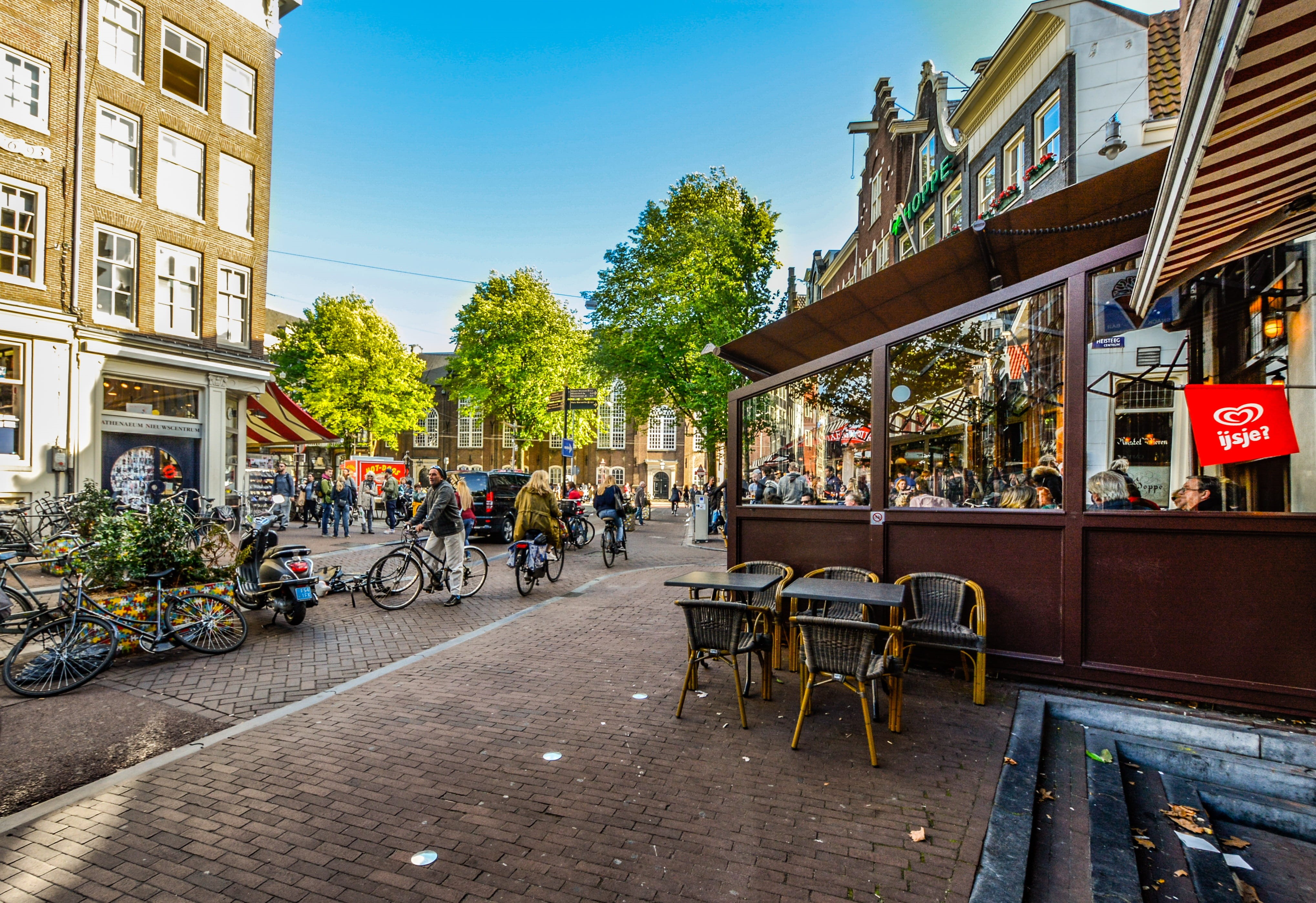 restaurant, transportation, bicycles, plant, nature, day, historic, outdoors, 4K, Holland, crowd, real people, group of people, city life, street, Cafe, HD Wallpaper