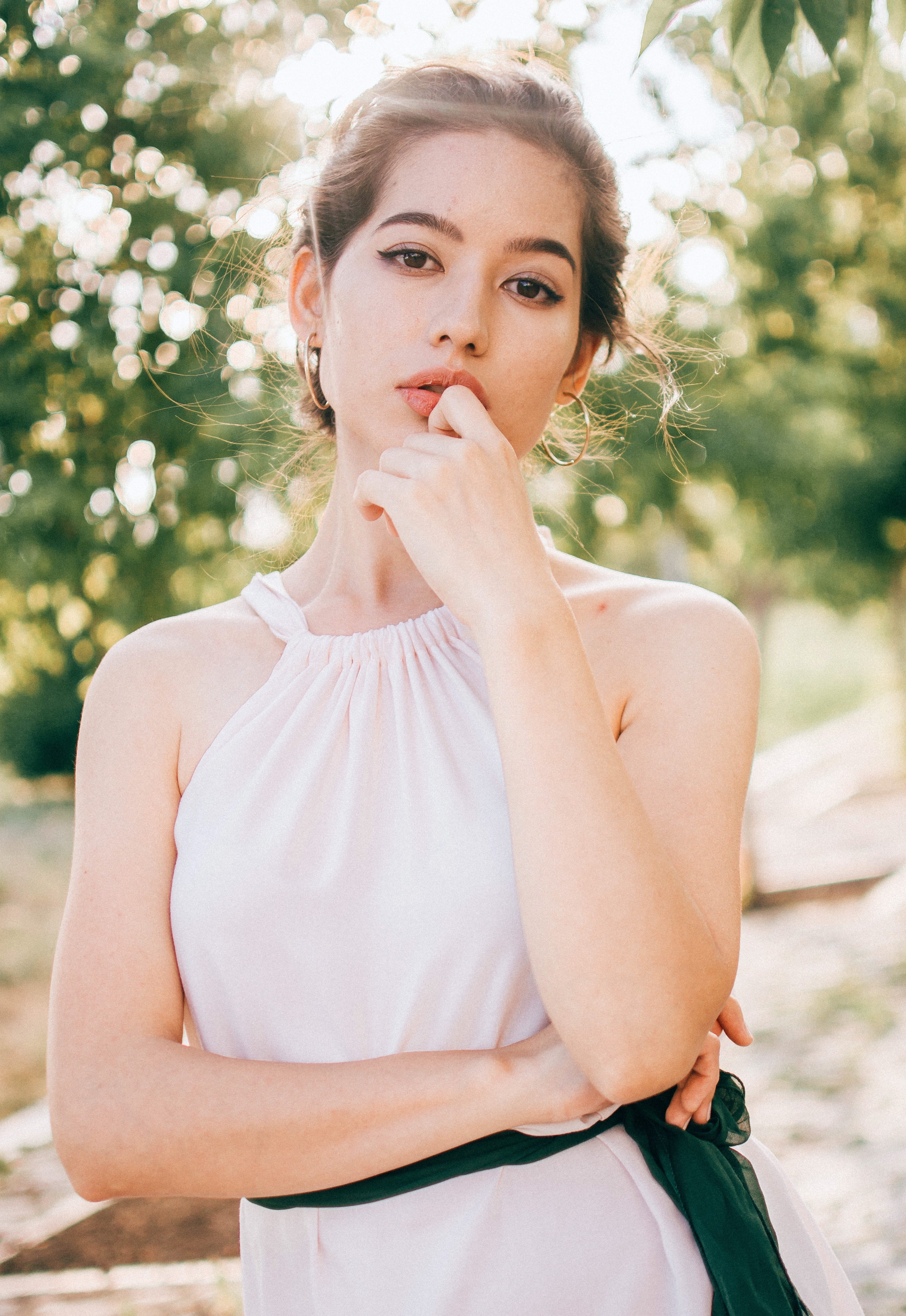 face, fashion, one person, leisure activity, wearing, finger, clothing, evening dress, lifestyles, day, blouse, 4K, child, beauty, waist up, tree, robe, Phone HD Wallpaper