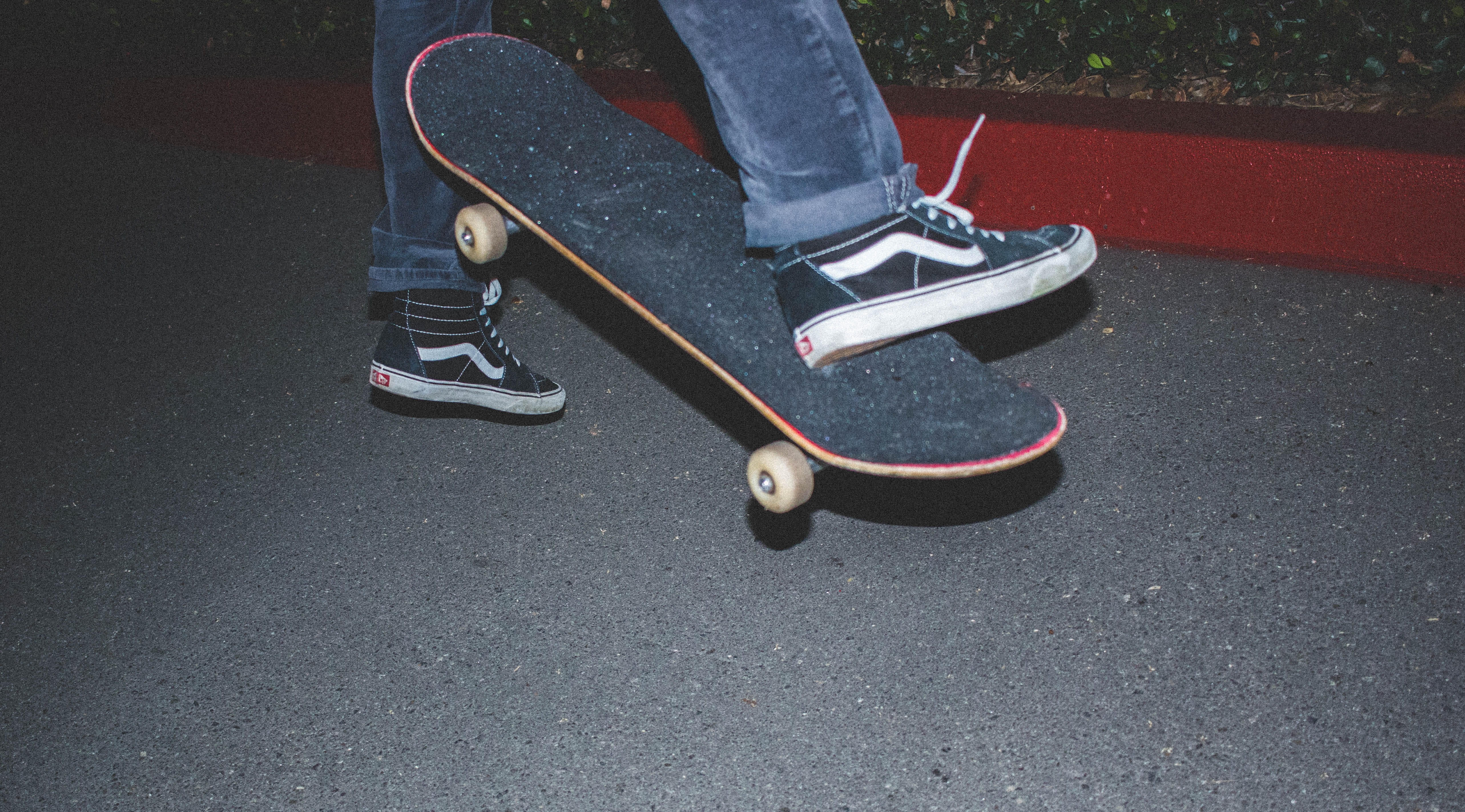 canvas shoe, real people, standing, jeans, night, human body part, skate, lifestyles, human foot, body part, one person, shoes, united states, day, low section, HD Wallpaper