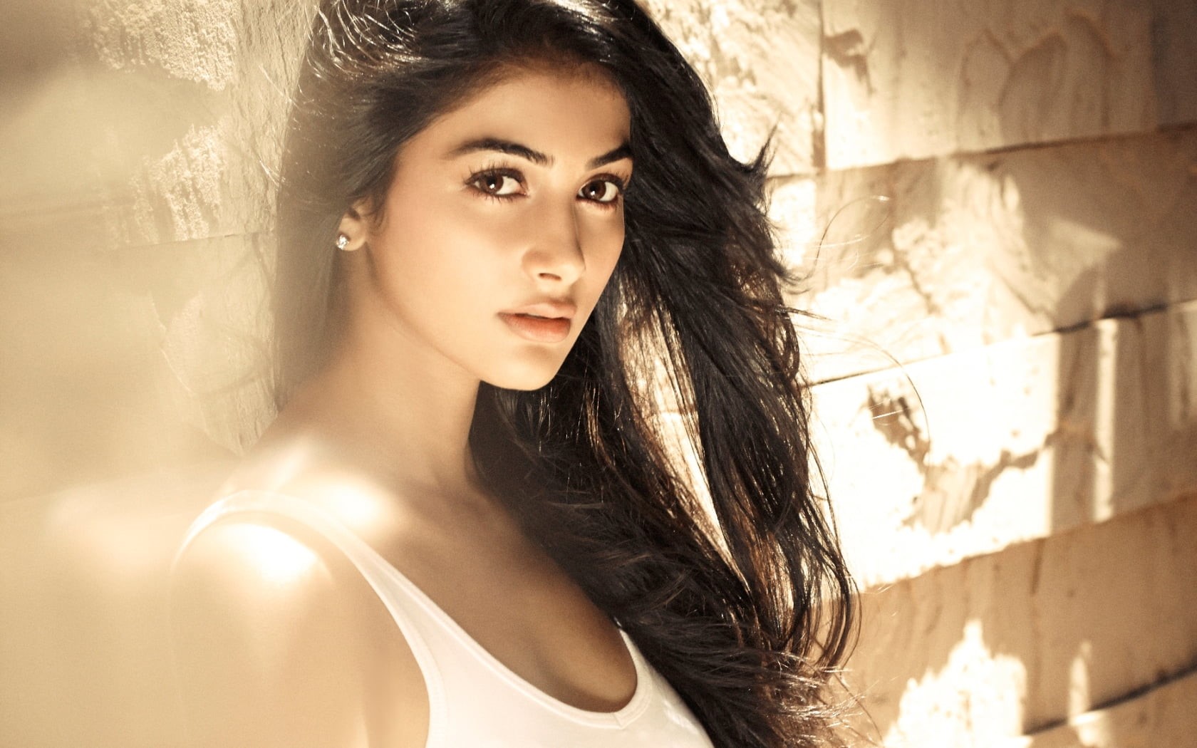 bollywood, young women, beauty, lifestyles, beautiful people, sunlight, Pooja Hegde, 720P, portrait, headshot, outdoors, real people, young adult, looking at camera, HD Wallpaper