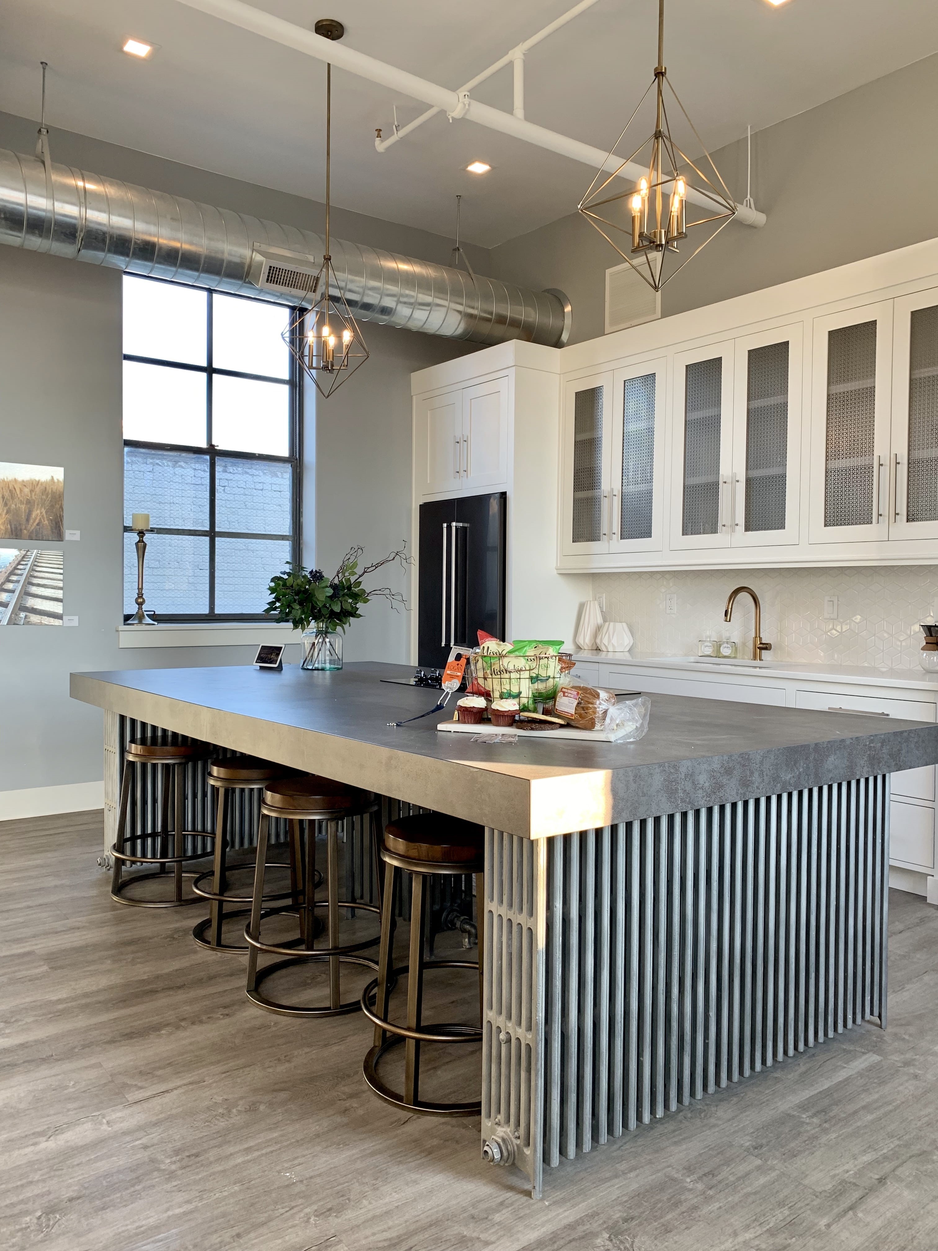 absence, furniture, dining table, home interior, ceiling, wooden, table, housing, kitchen island, 4K, building, electric lamp, sideboard, domestic kitchen, Phone HD Wallpaper
