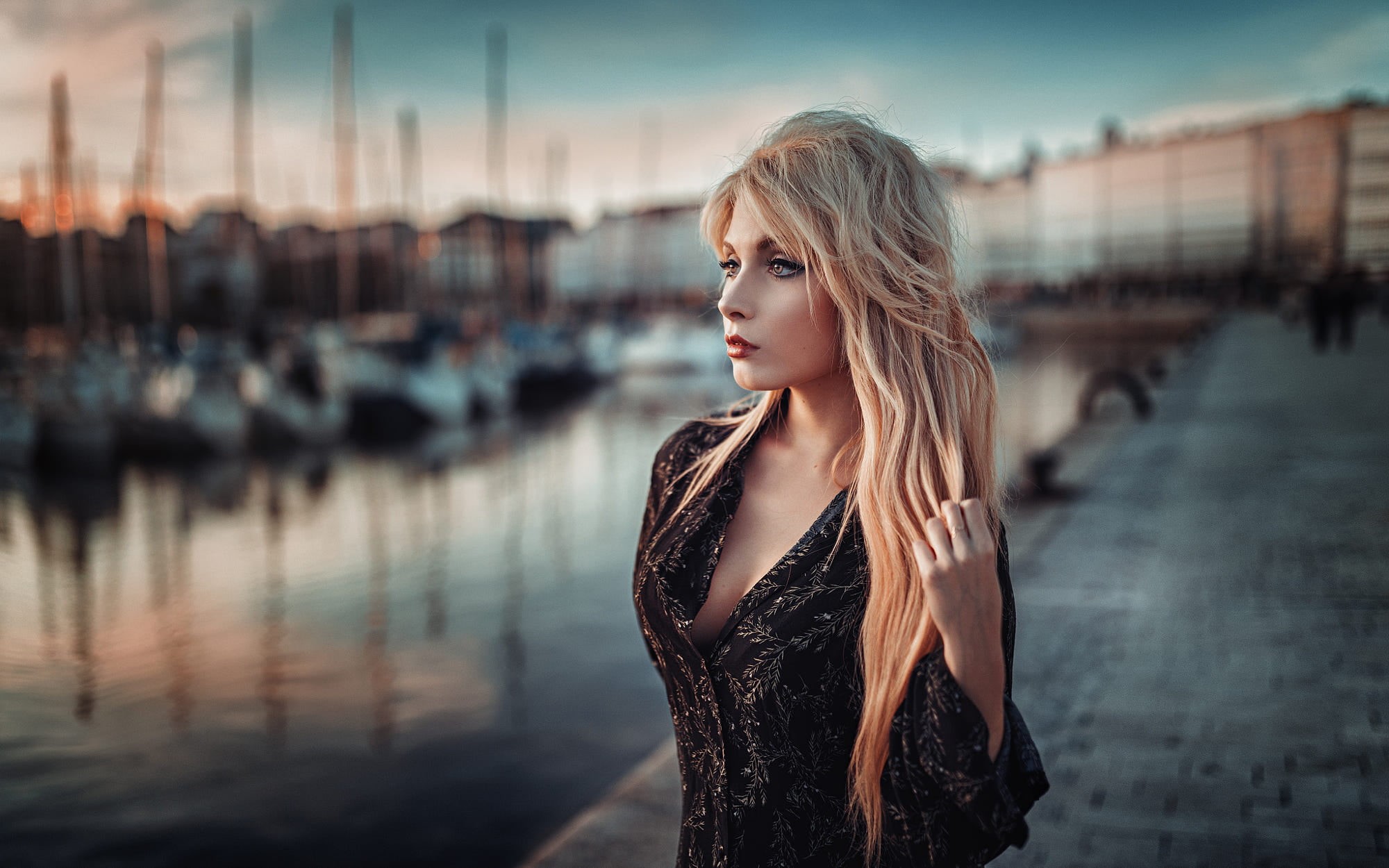 brown eyes, cowl, beautiful people, looking, top, nature, fashion, water, sideboob, Jose Bruzos, hair, neck, portrait, bokeh, blonde, hairstyle, sunset, HD Wallpaper