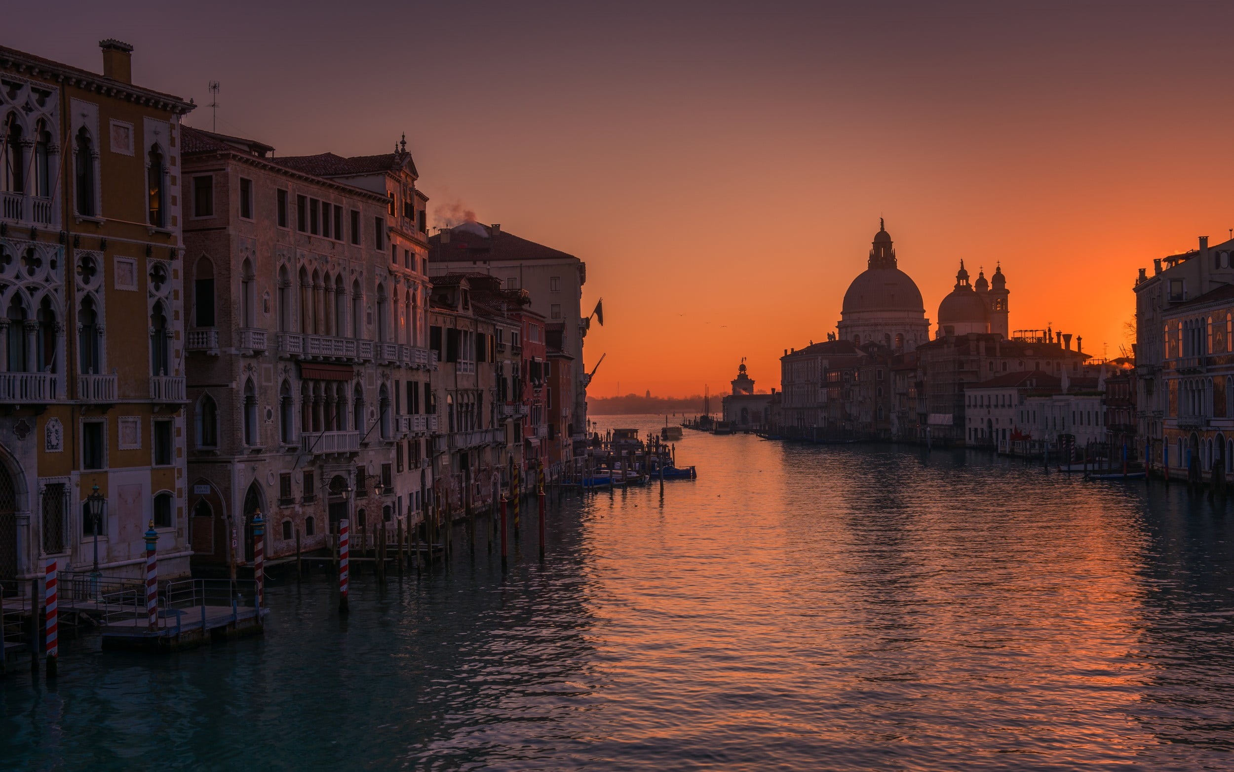 beauty in nature, transportation, sunset, mode of transportation, water, Italy, buildings, building exterior, built structure, tourism, nature, brown, sky, HD Wallpaper