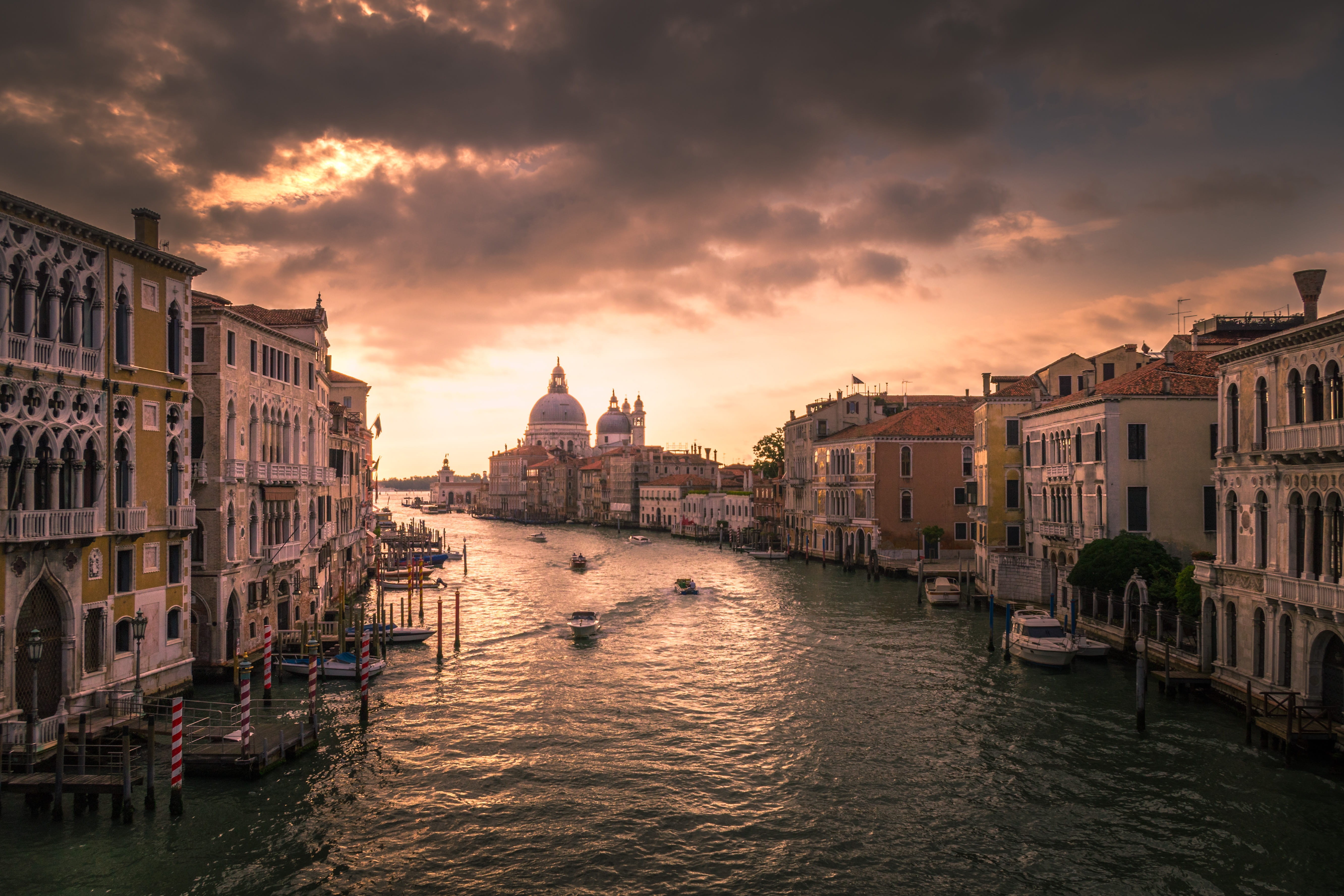 near, cloud, europe, sunet, nautical Vessel, city, cityscape, rialto Bridge, cultures, gondolier, vacations, romance, built structure, sunset, no people, HD Wallpaper