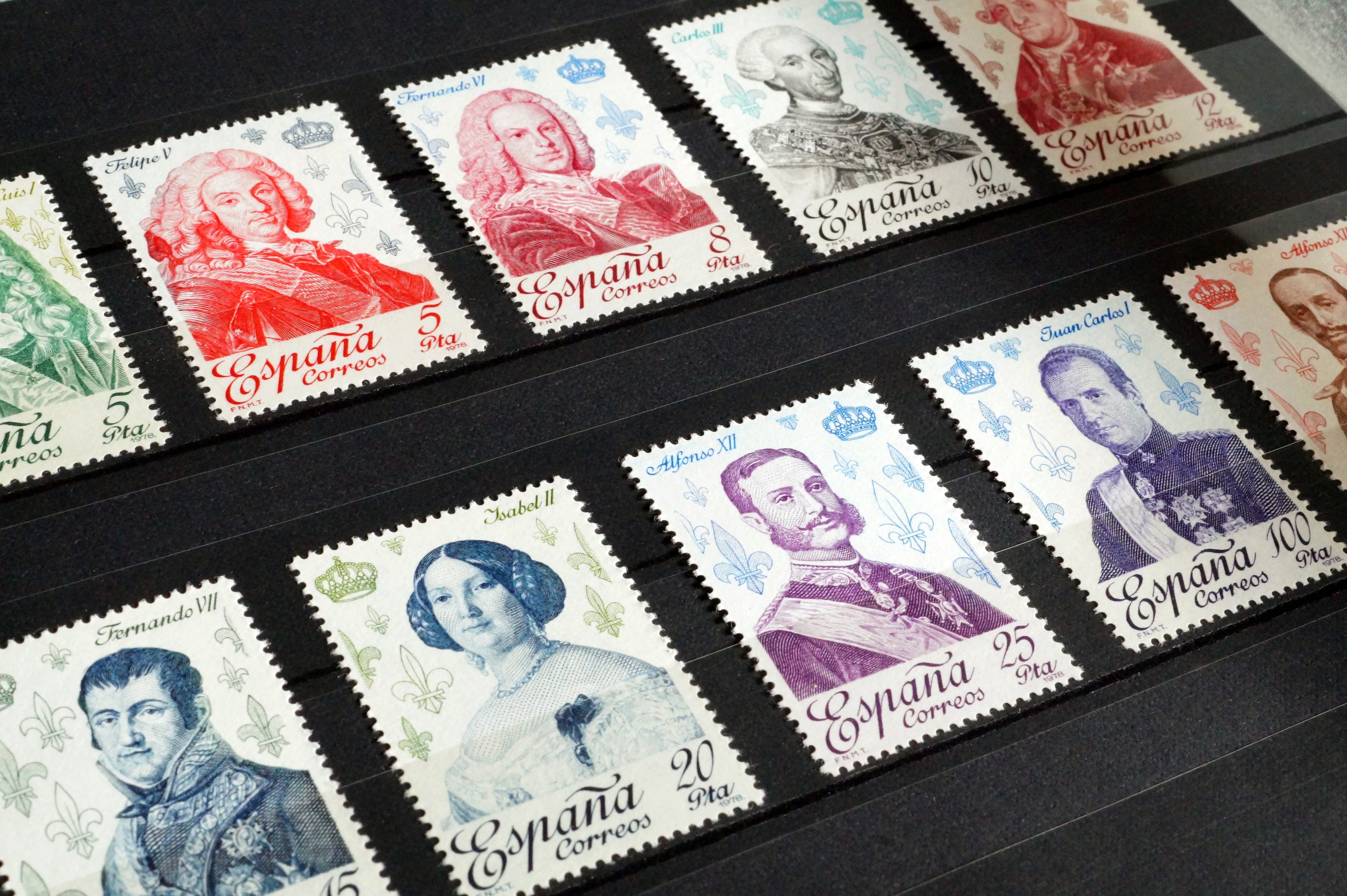 spanish stamps, assorted, full frame, number, paper currency, in a row, indoors, variation, finance, currency, representation, post, pattern, wealth, male likeness, HD Wallpaper