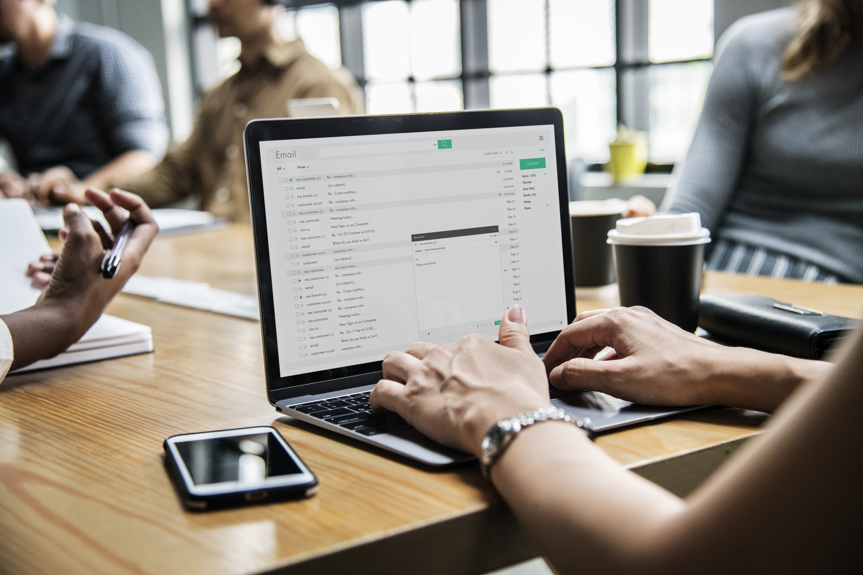 partnership, table, real people, email, 2K, conference, meeting, social media, laptop, strategy, selective focus, technology, planning, mail, receive, HD Wallpaper