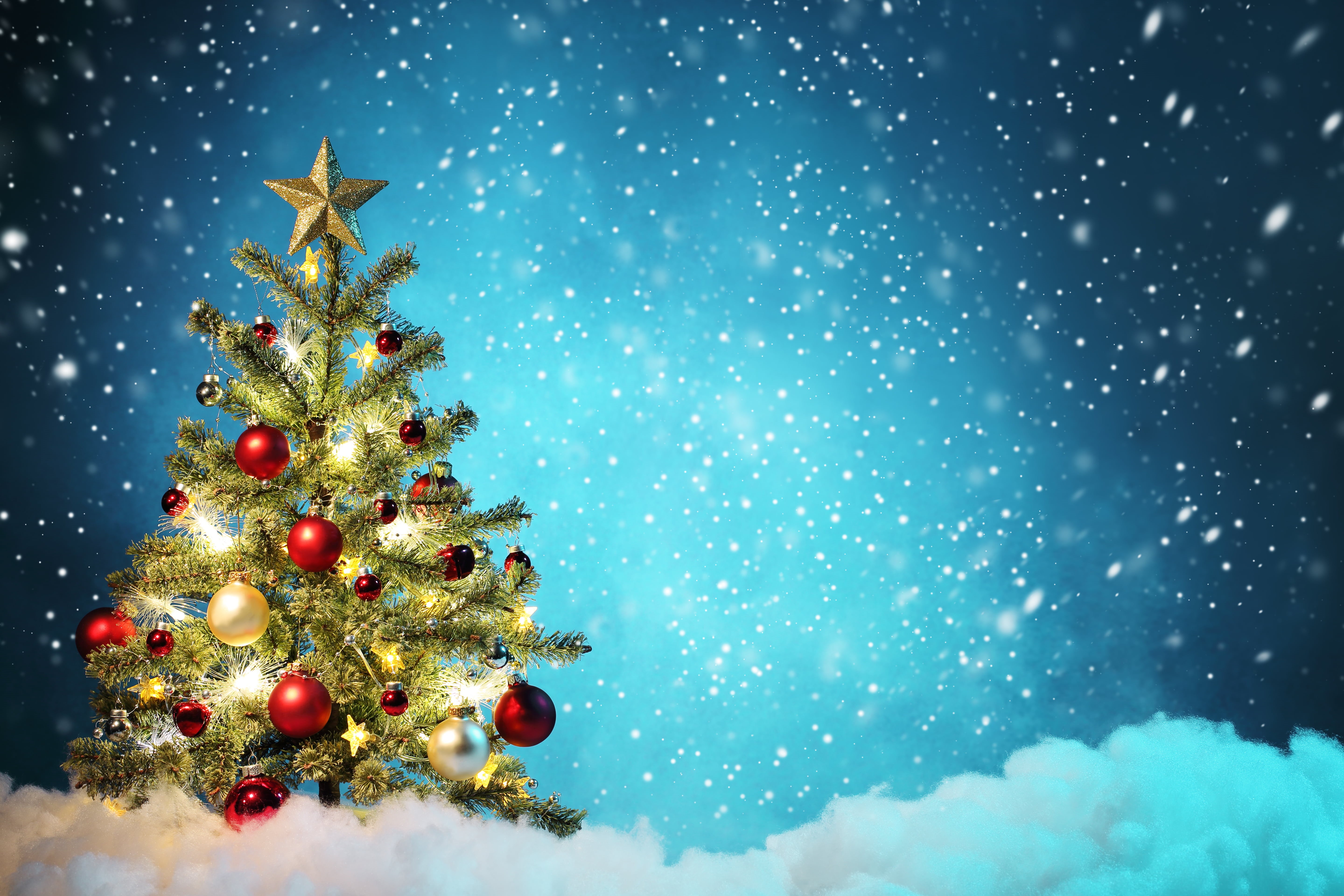 night, 5K, copy Space, New year, snowflake, Christmas decorations, light - Natural Phenomenon, star Shape, outdoors, red, event, defocused, winter, christmas, HD Wallpaper