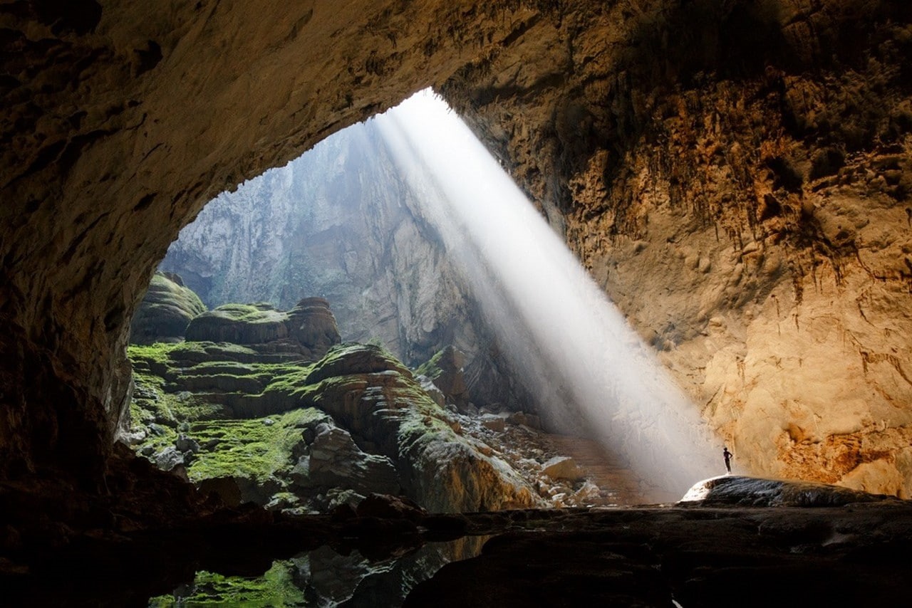 sun rays, landscape, nature, Hang  Son Doong, grass, 720P, rock, Vietnam, cave, HD Wallpaper