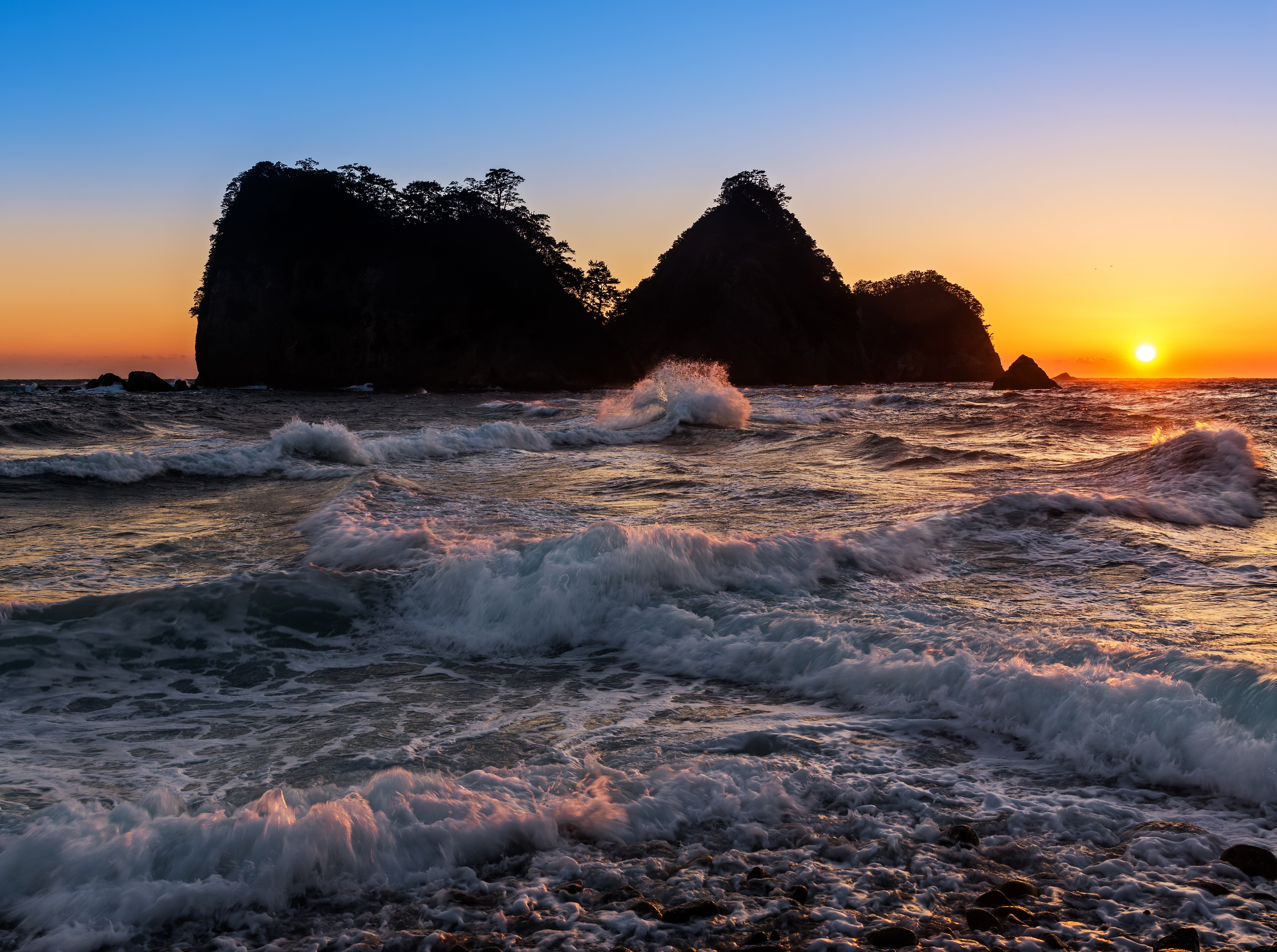 nishiizucho, sea, windy, West, Clash, power in nature, Silhouette, rock - object, motion, Boulders, orange color, Rocks, rough, prefecture, shizuoka, solid, HD Wallpaper