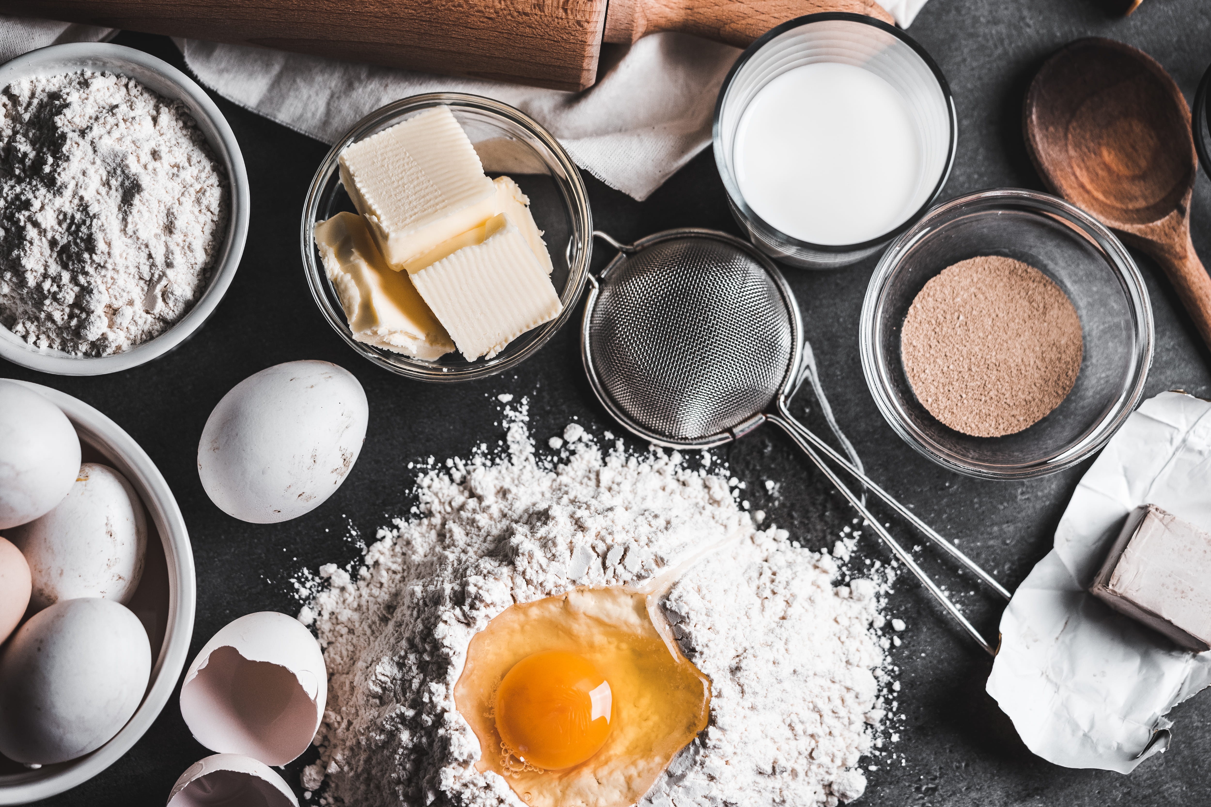 preparing food, indoors, 4K, egg, sugar, ingredient, kitchen, foodie, flour, food and drink, bowl, sweet food, baking, spread, no people, salt, eggs, freshness, HD Wallpaper